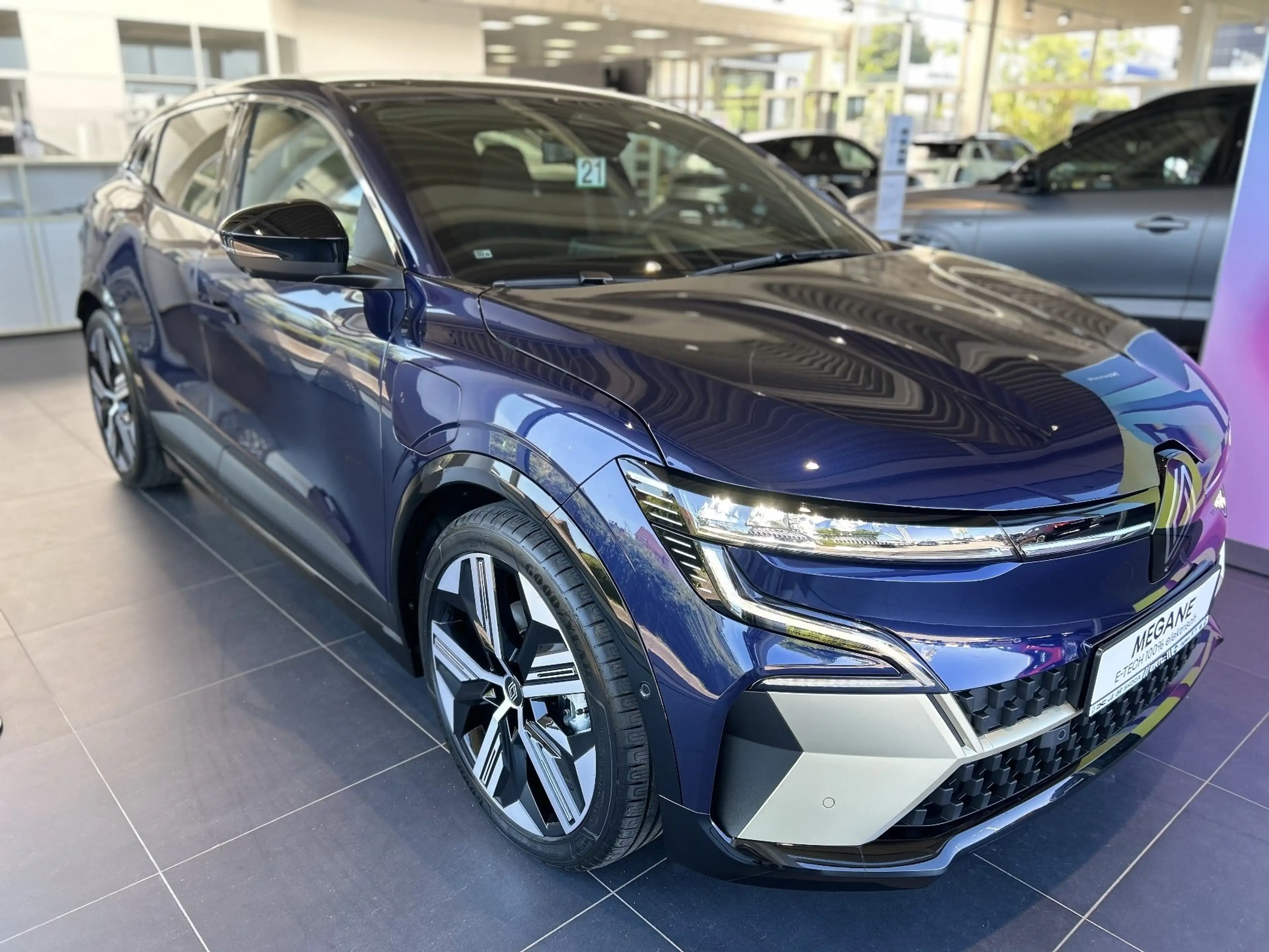Renault Megane E-Tech 100% ele Iconic 220 Comfort Range — photo 3