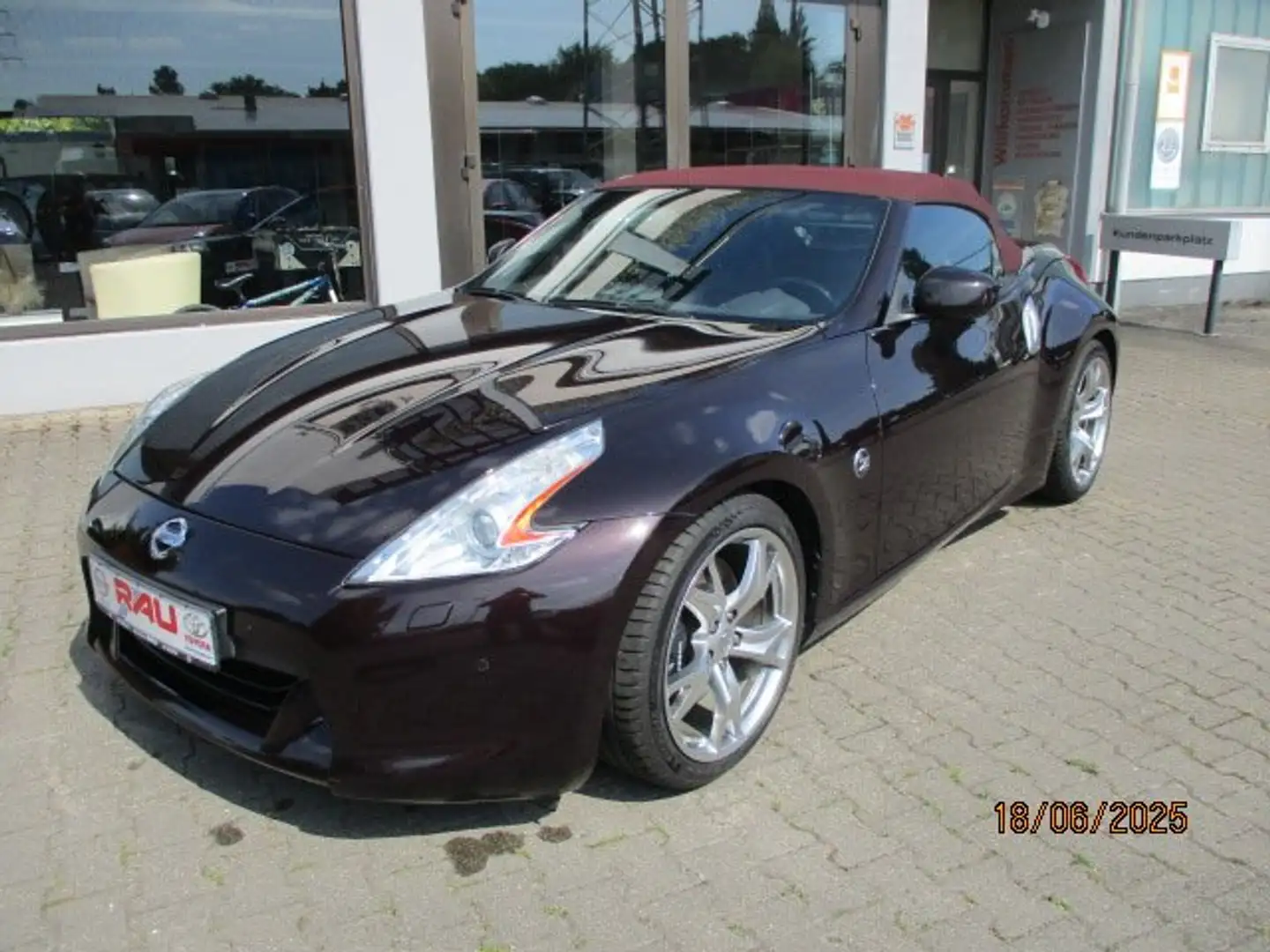 Nissan 370Z 370 Z Roadster Aut. Pack RAYS 19-Zoll 1.Hand Schwarz - 1