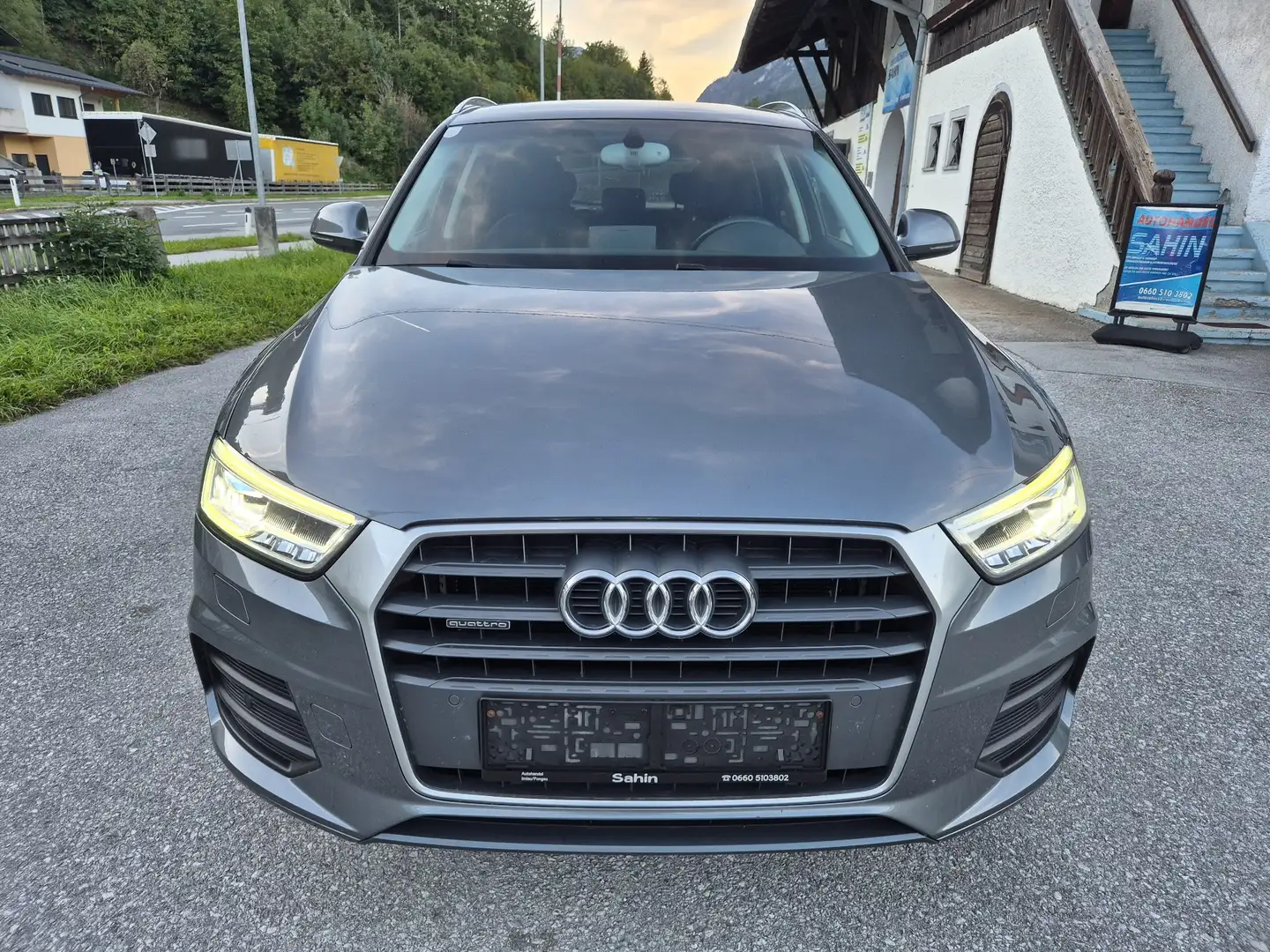 Audi Q3 sport quattro Grau - 2