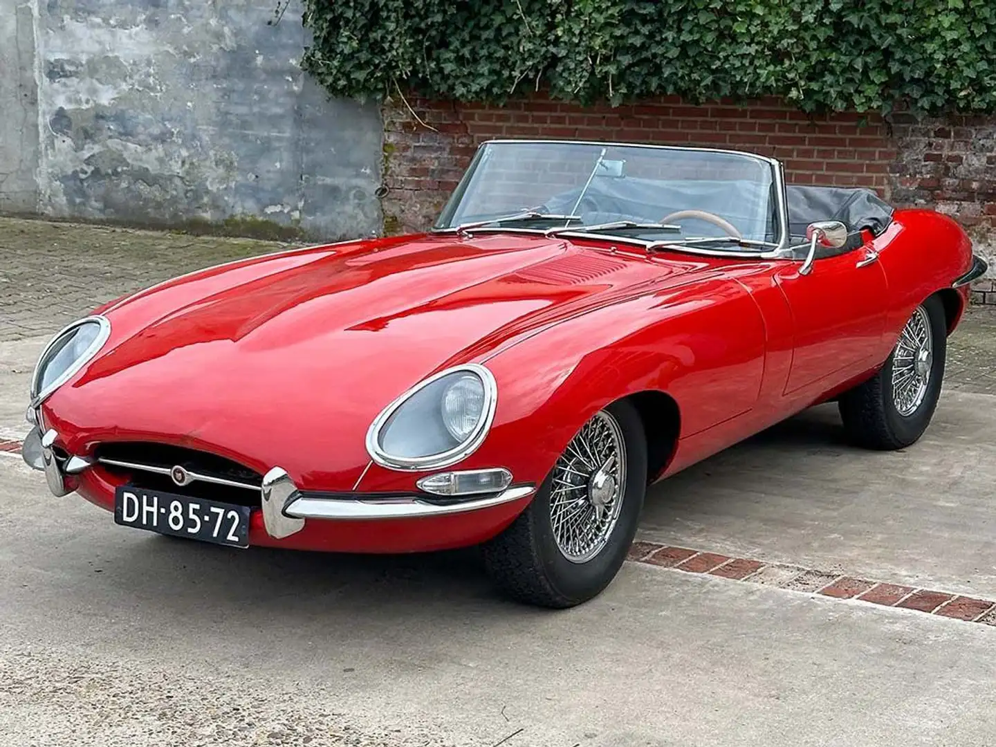 Jaguar E-Type 4.2 S1 OTS Rood - 1