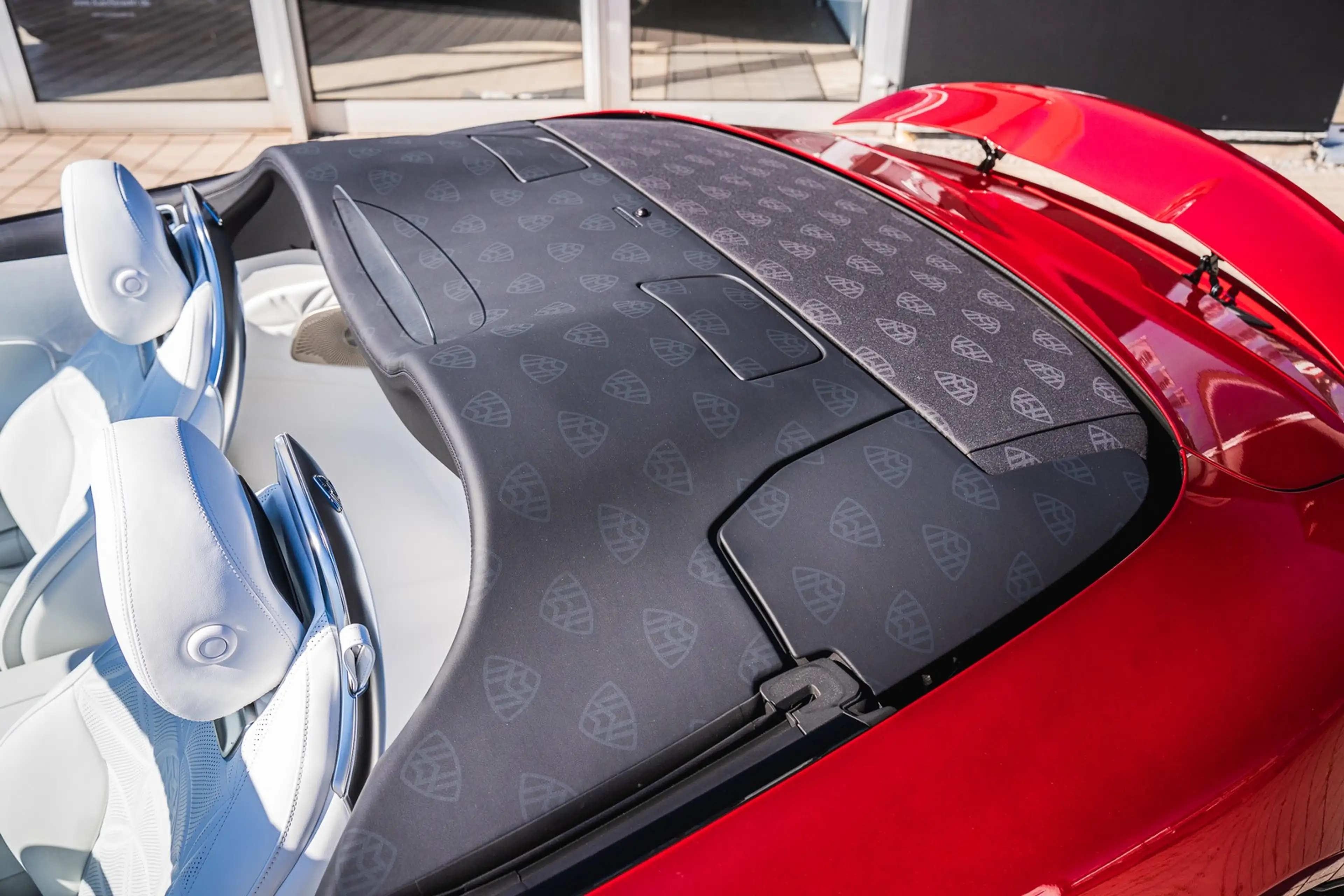 Maybach HOOD WITH MAYBACH PATTERN MONOGRAM SERIES — photo 15