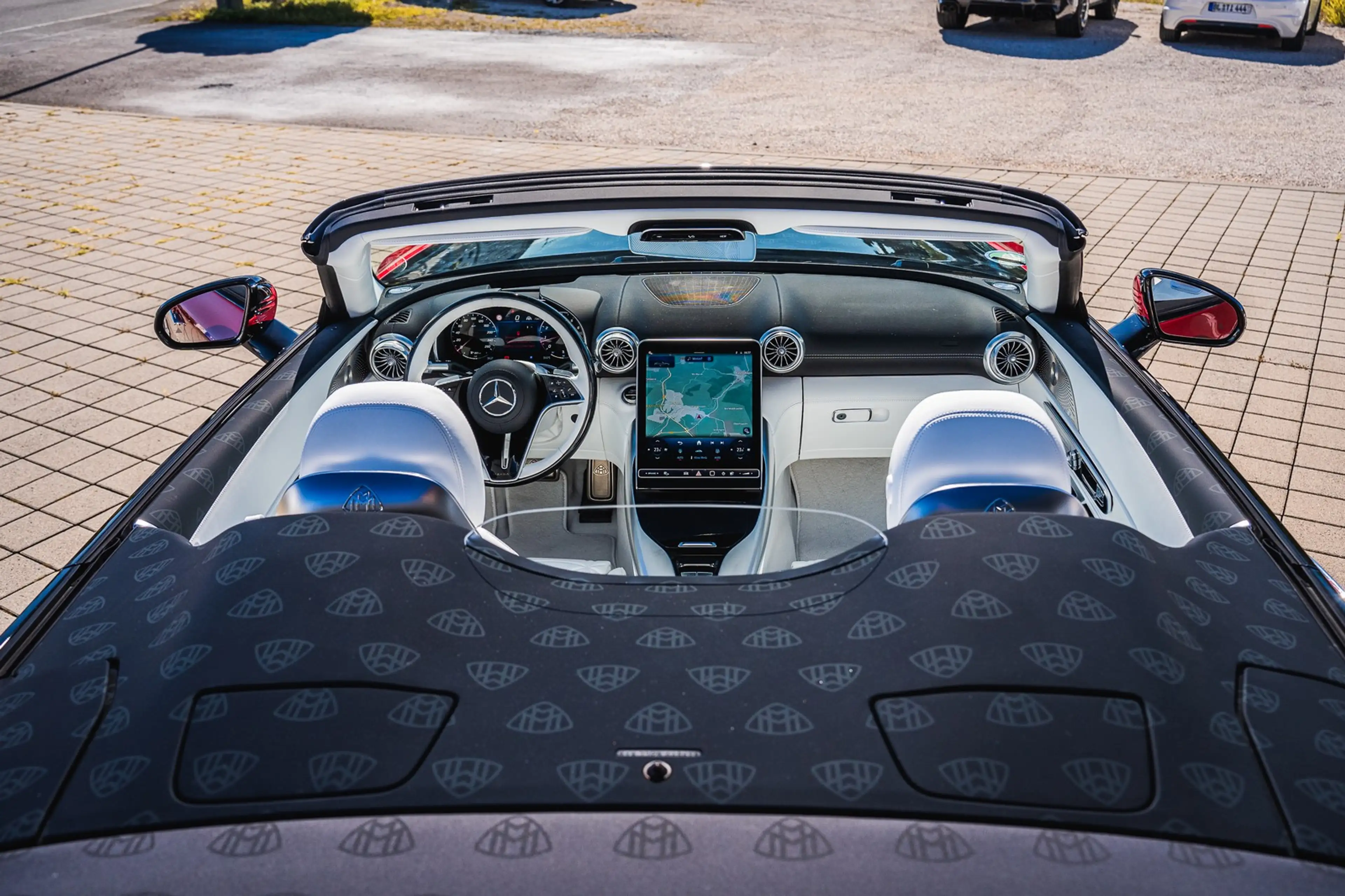 Maybach HOOD WITH MAYBACH PATTERN MONOGRAM SERIES — photo 14