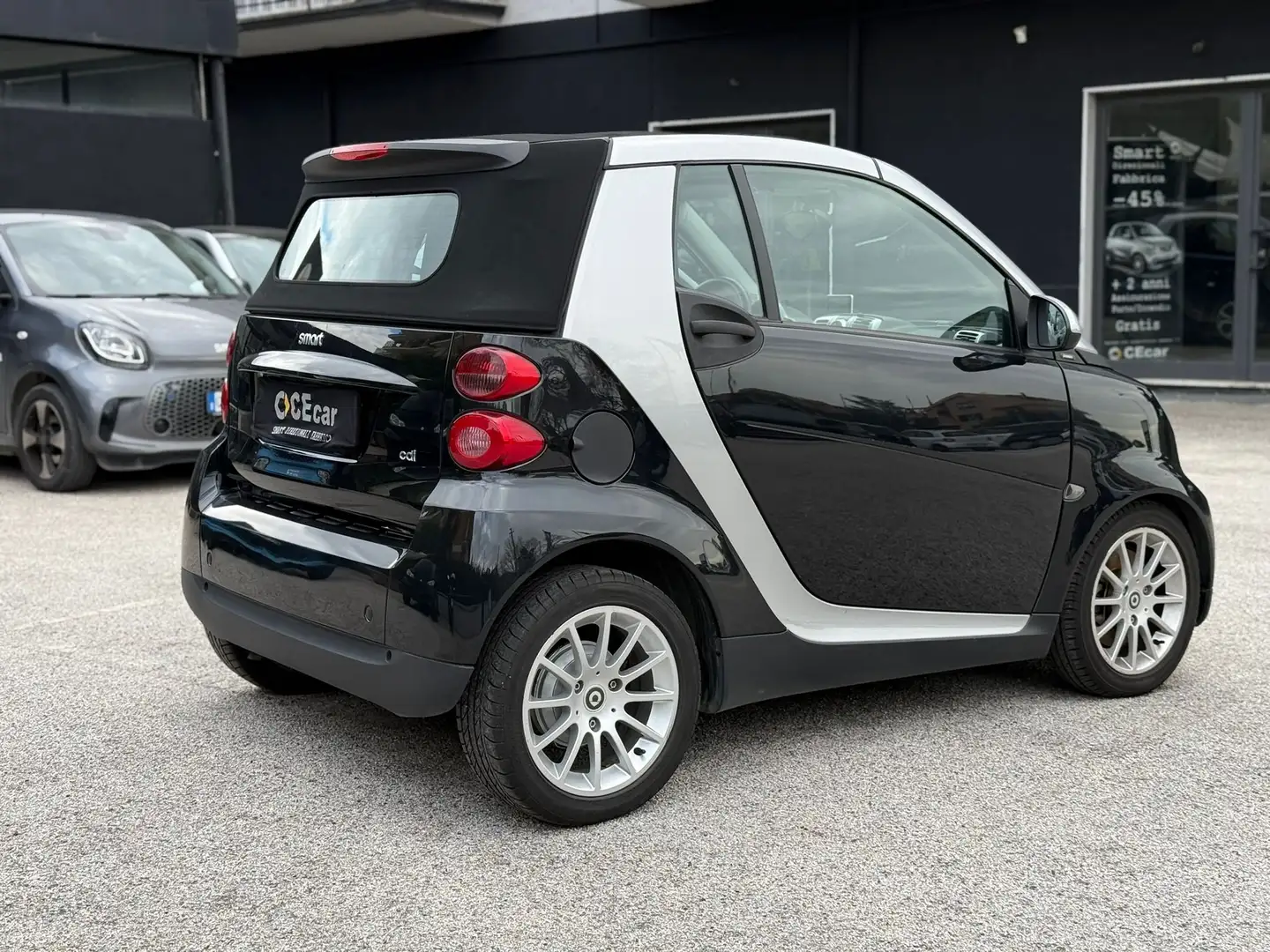 smart forTwo CABRIO 0.8 CDI PASSION 45cv con SERVOSTERZO+PELLE Nero - 2