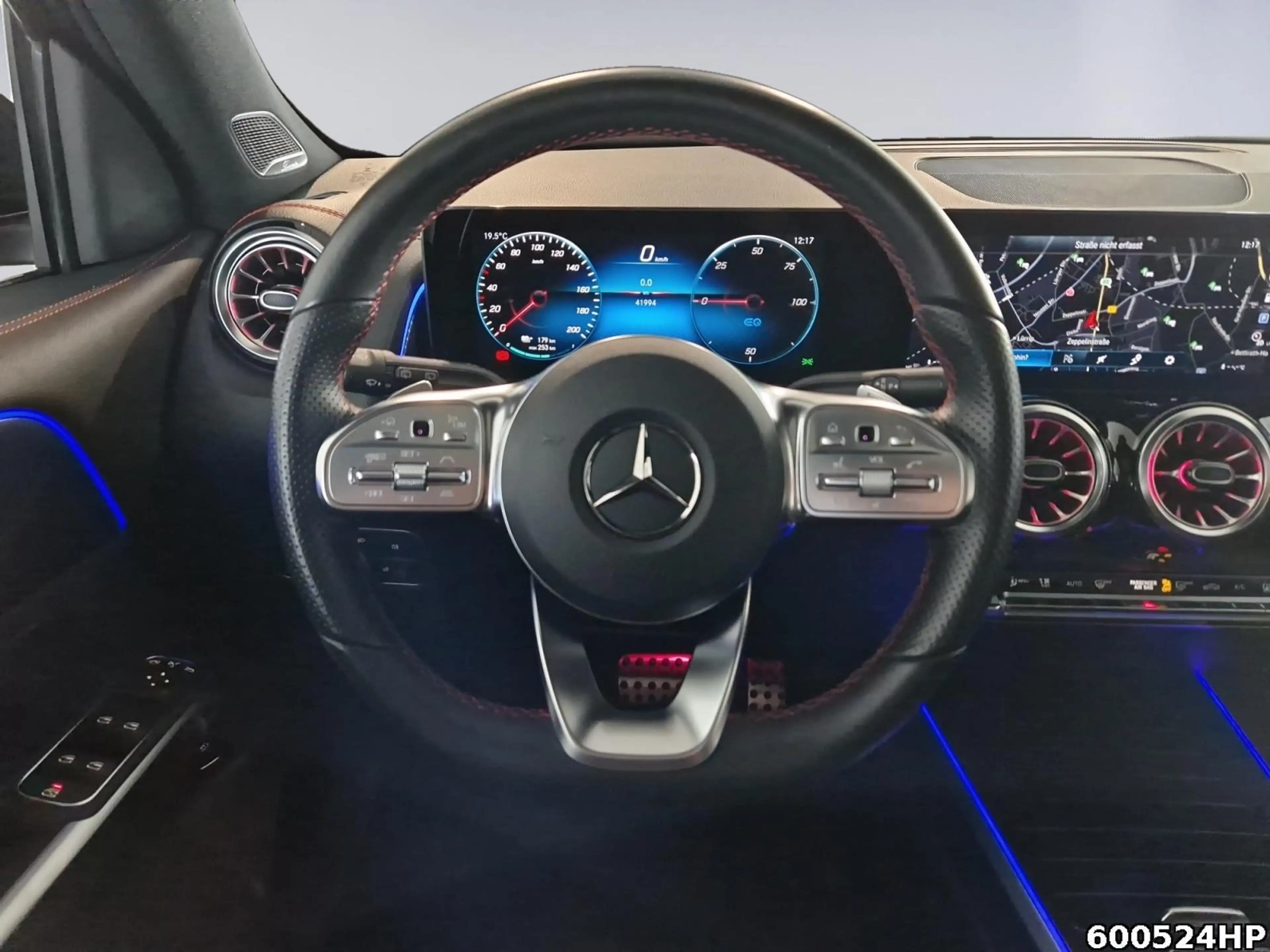 Mercedes-Benz EQB 350 4M AMG 7-sitzer Pano Memory Burmester — photo 9