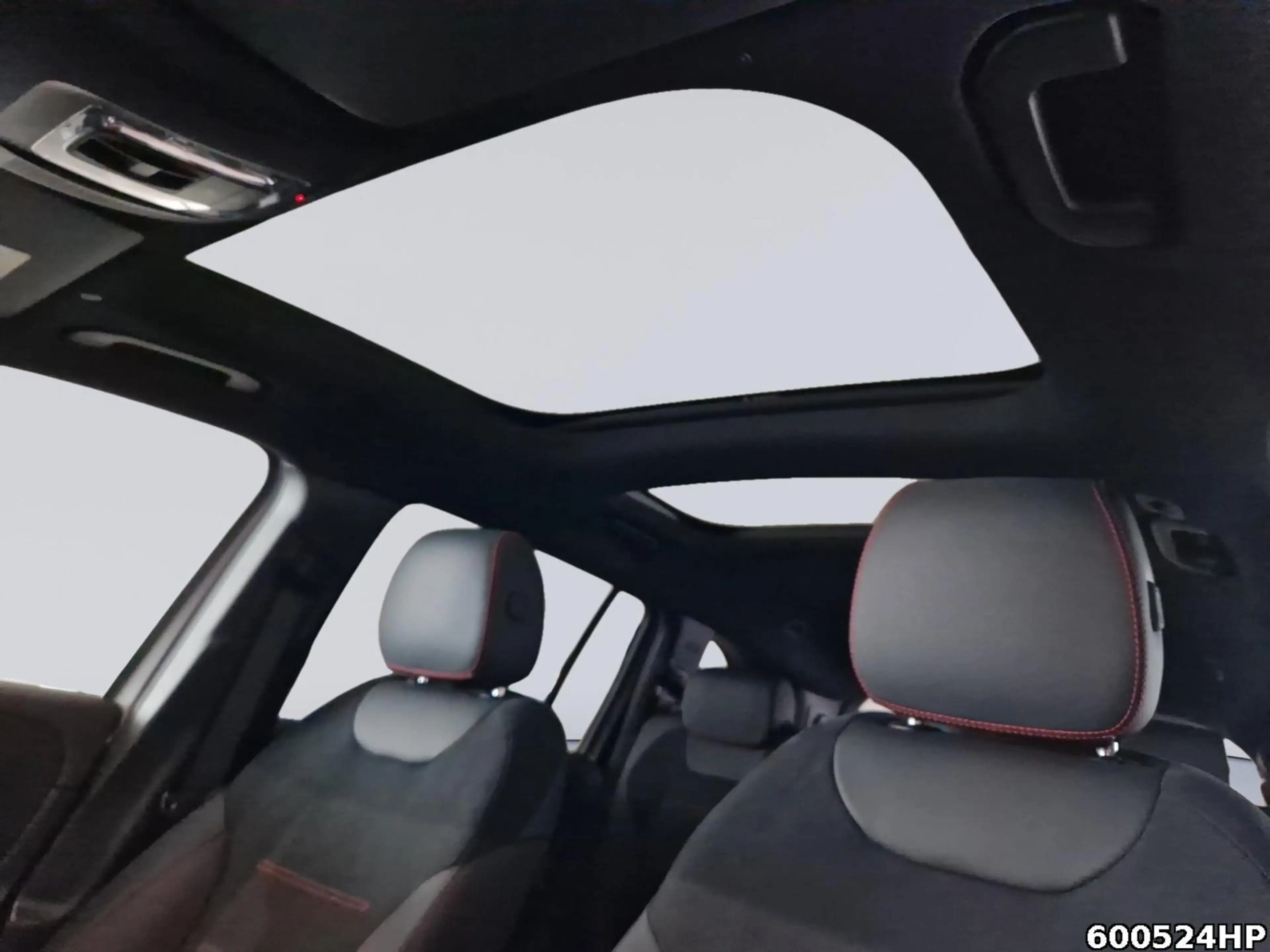 Mercedes-Benz EQB 350 4M AMG 7-sitzer Pano Memory Burmester — photo 13