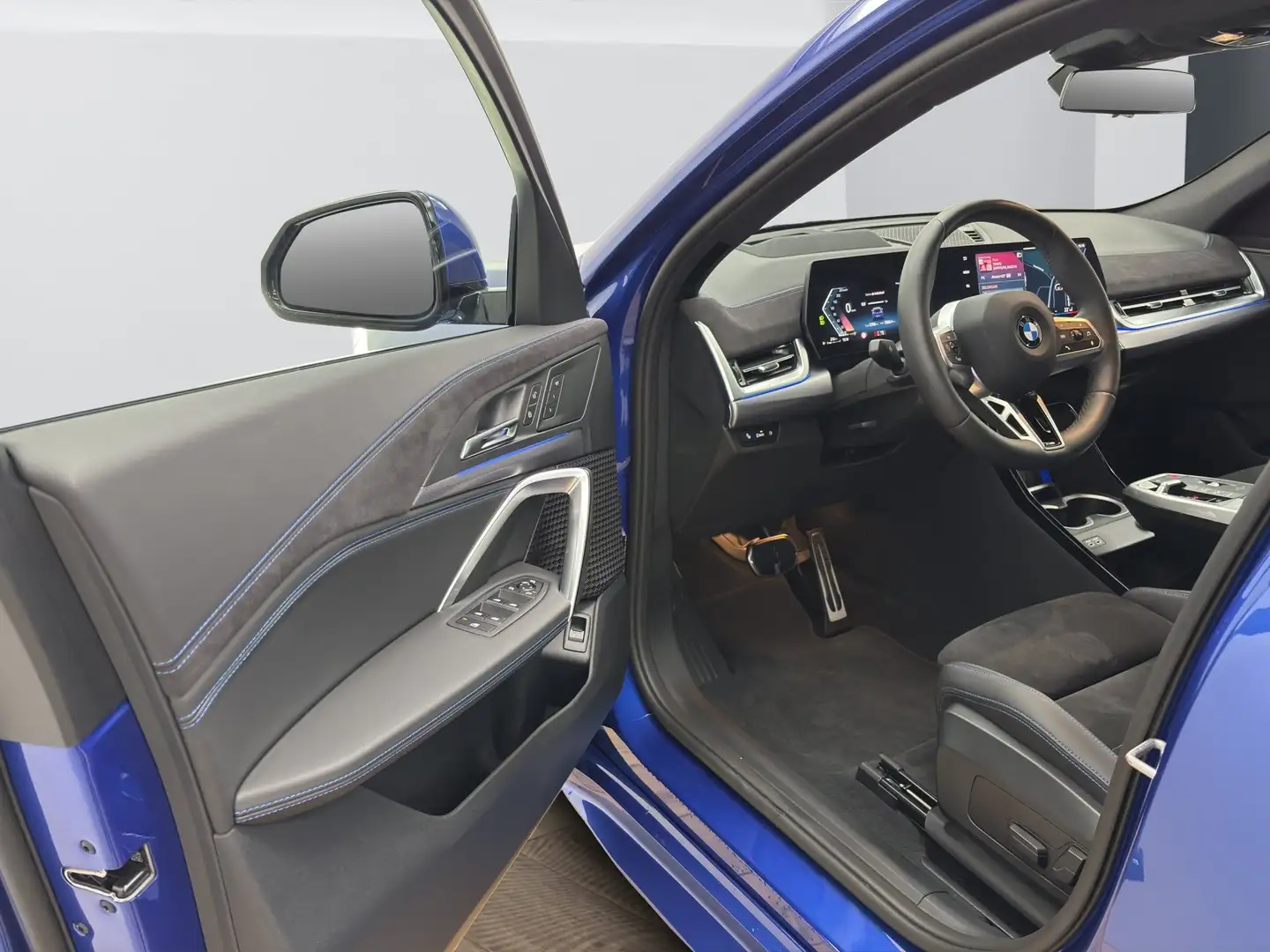 BMW X2 sDrive18d Modell ´24 [M Sport, HUD, ACC, 20"] Blau - 2