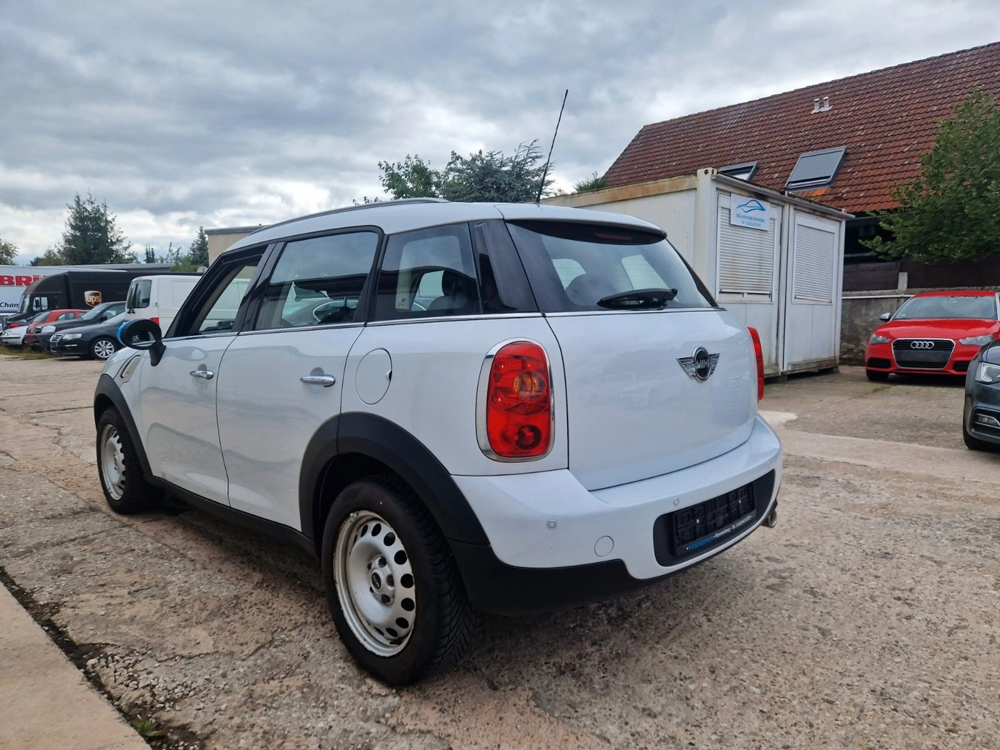 MINI One Countryman One D — photo 6