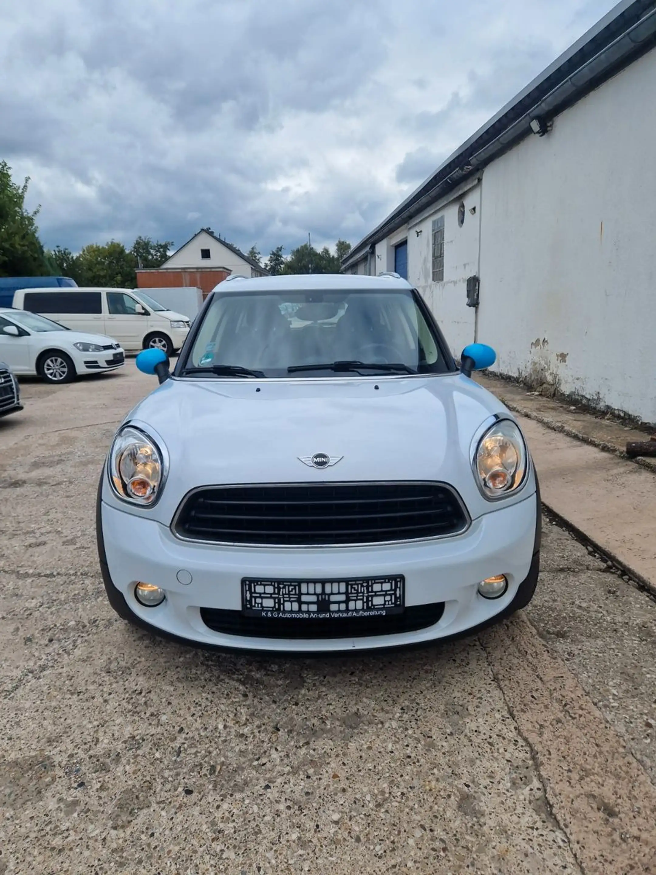 MINI One Countryman One D — photo 4