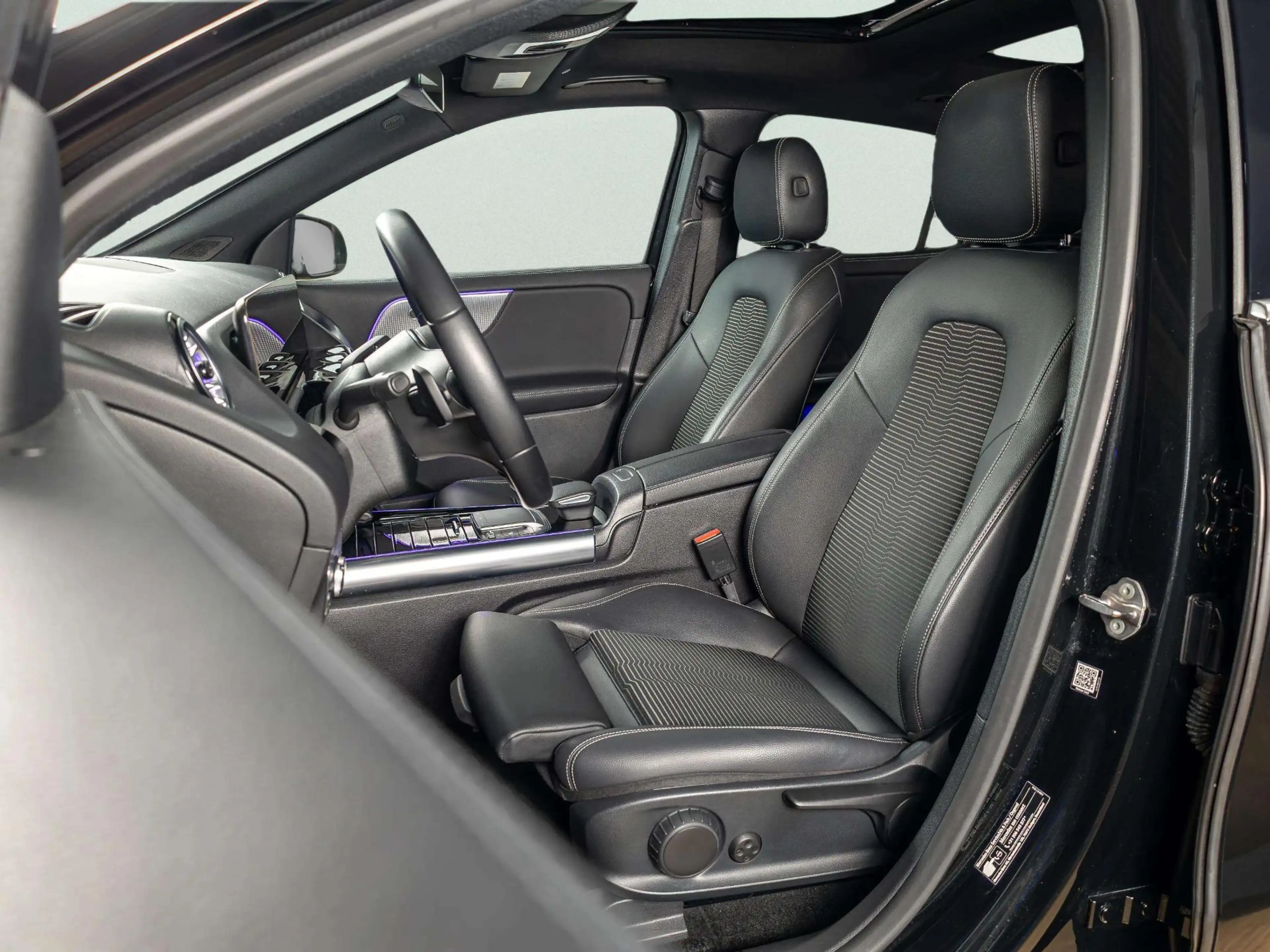 Mercedes-Benz EQA 250 Business Solution Luxury 67 kWh | Panorama dak — photo 9