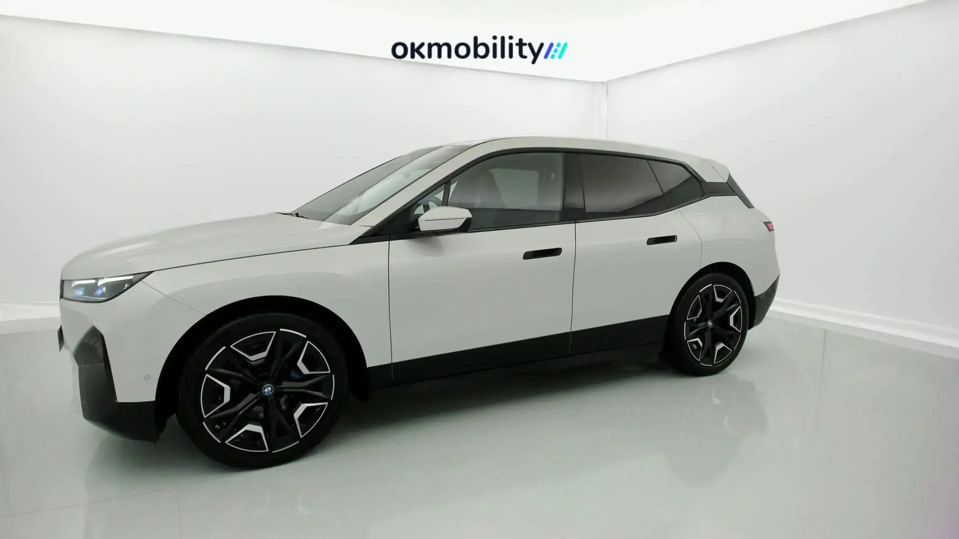 BMW iX xDrive 40 Blanco - 2