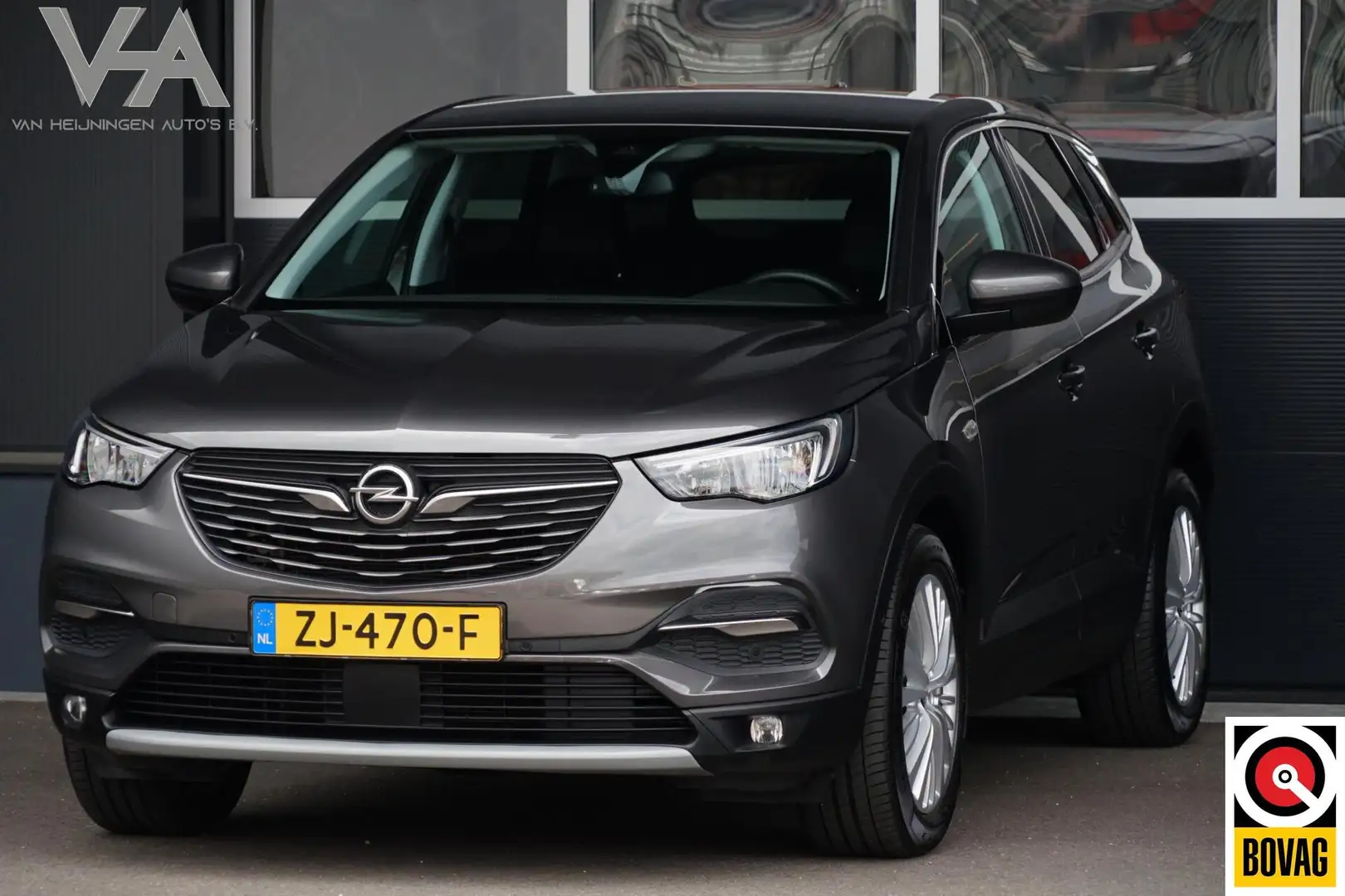 Opel Grandland X 1.2 Turbo Innovation, keyless, CarPlay, cam. Gris - 1