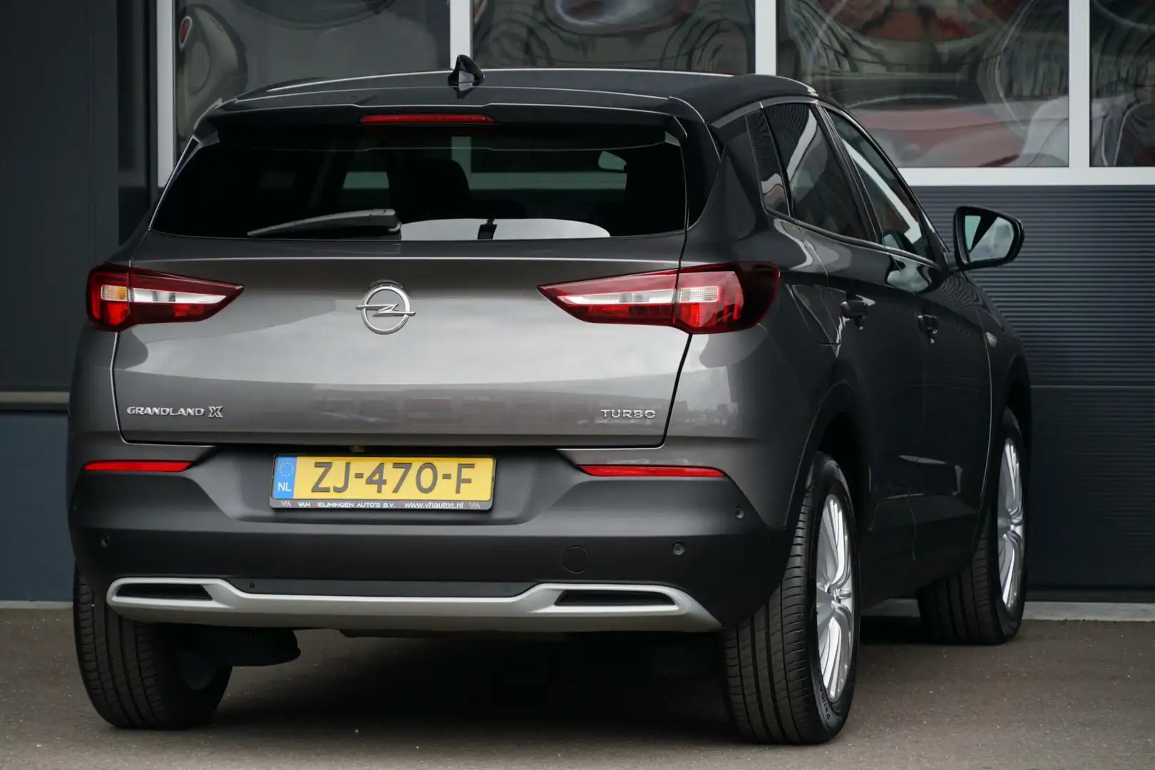 Opel Grandland X 1.2 Turbo Innovation, keyless, CarPlay, cam. Gris - 2