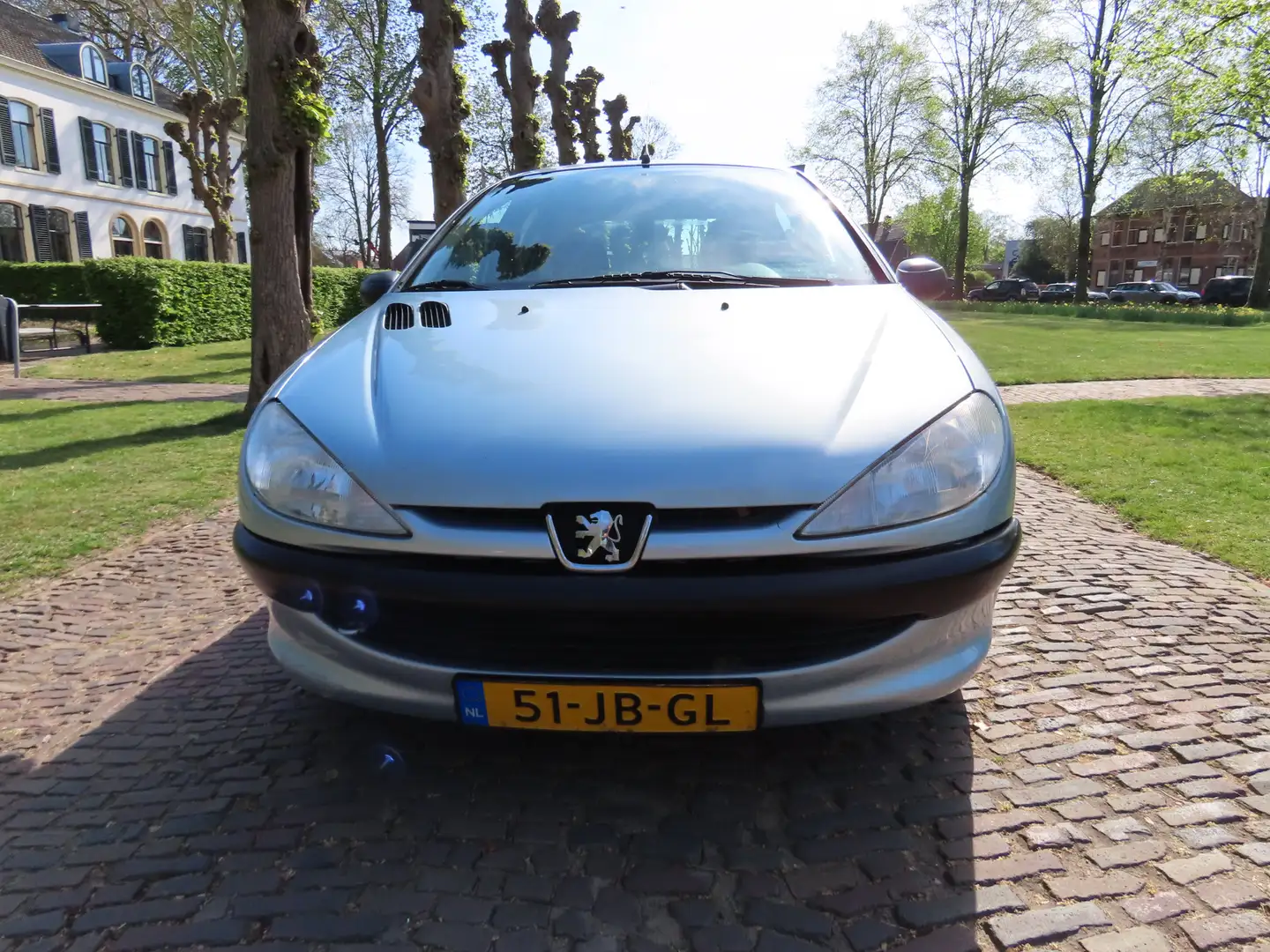 Peugeot 206 1.1 XR Stuurbekrachtiging 5 Drs ***Apk t/m 14-4-20 Grau - 2