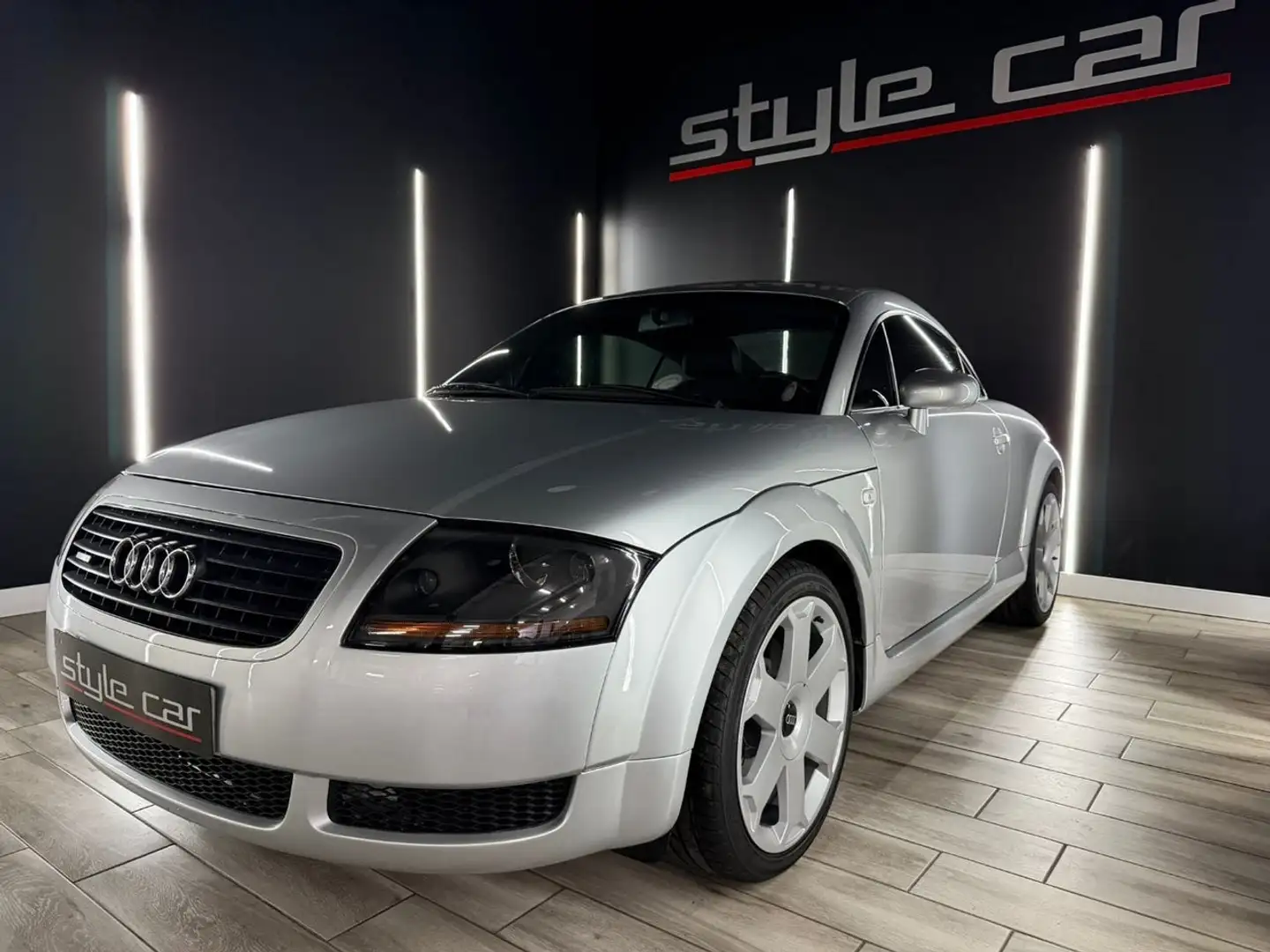 Audi TT Coupe 1.8T 225 CV quattro Gris - 2