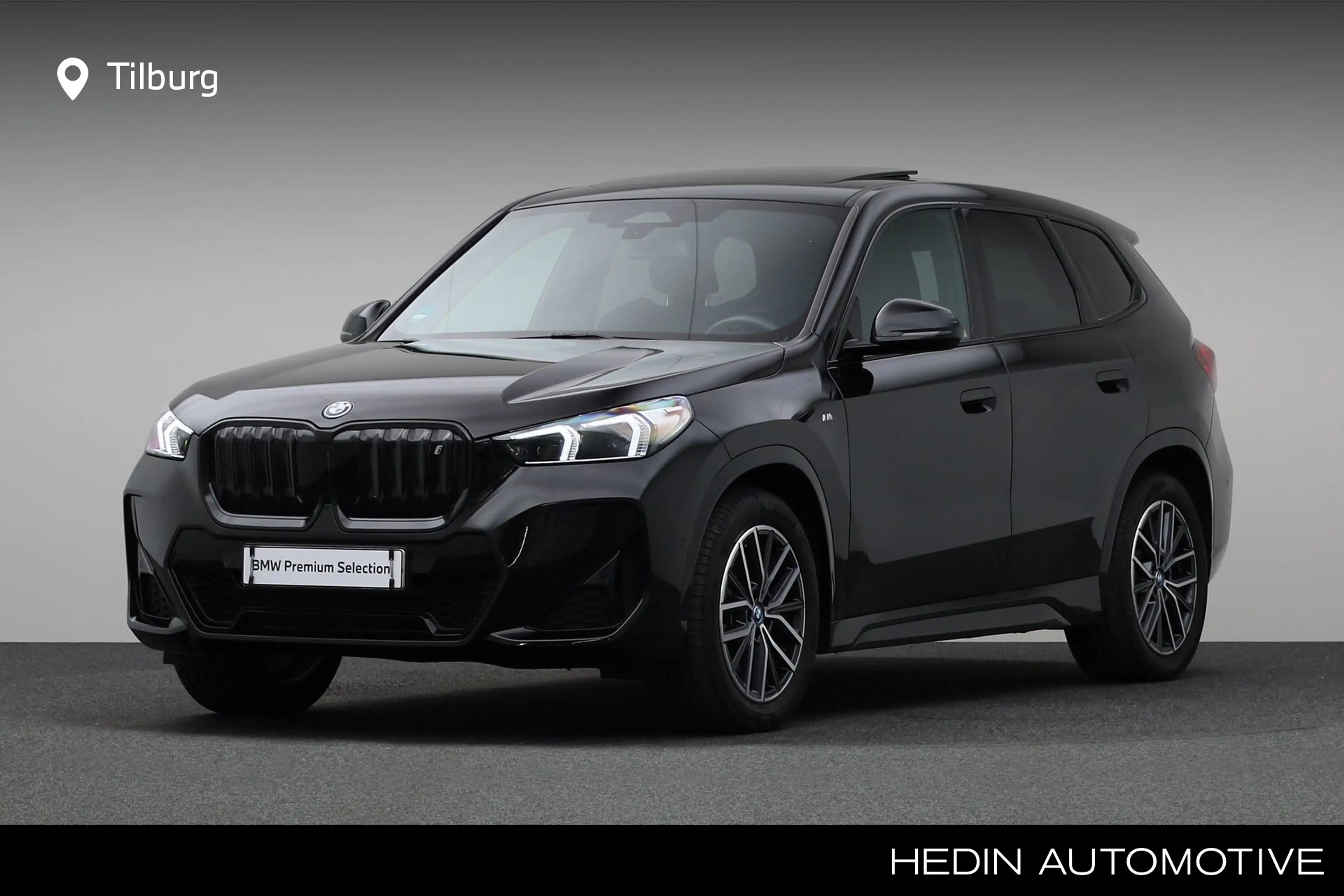 BMW iX1 xDrive30 Launch Edition 67 kWh | Glazen Panoramada