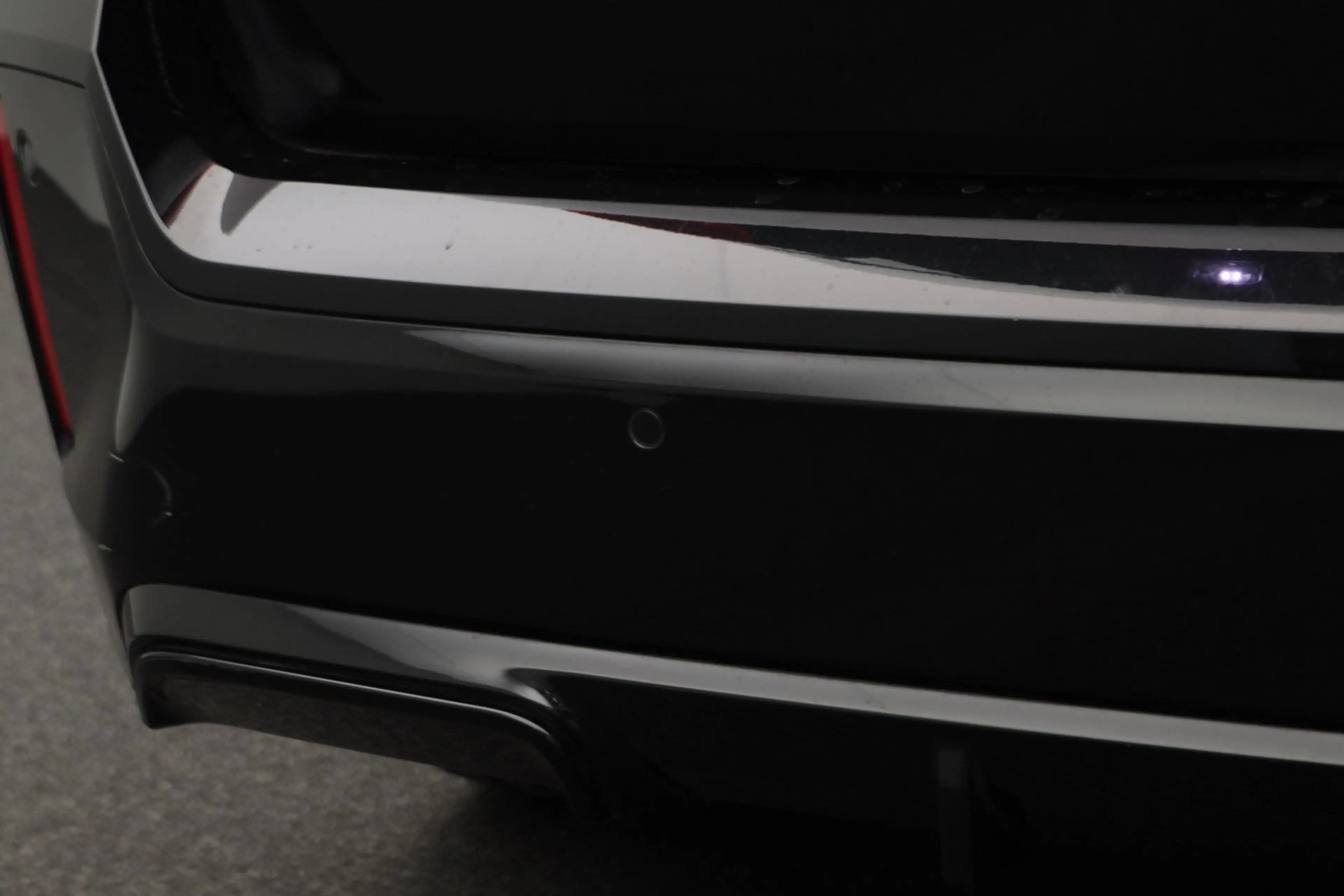 BMW iX1 xDrive30 Launch Edition 67 kWh | Glazen Panoramada — photo 6