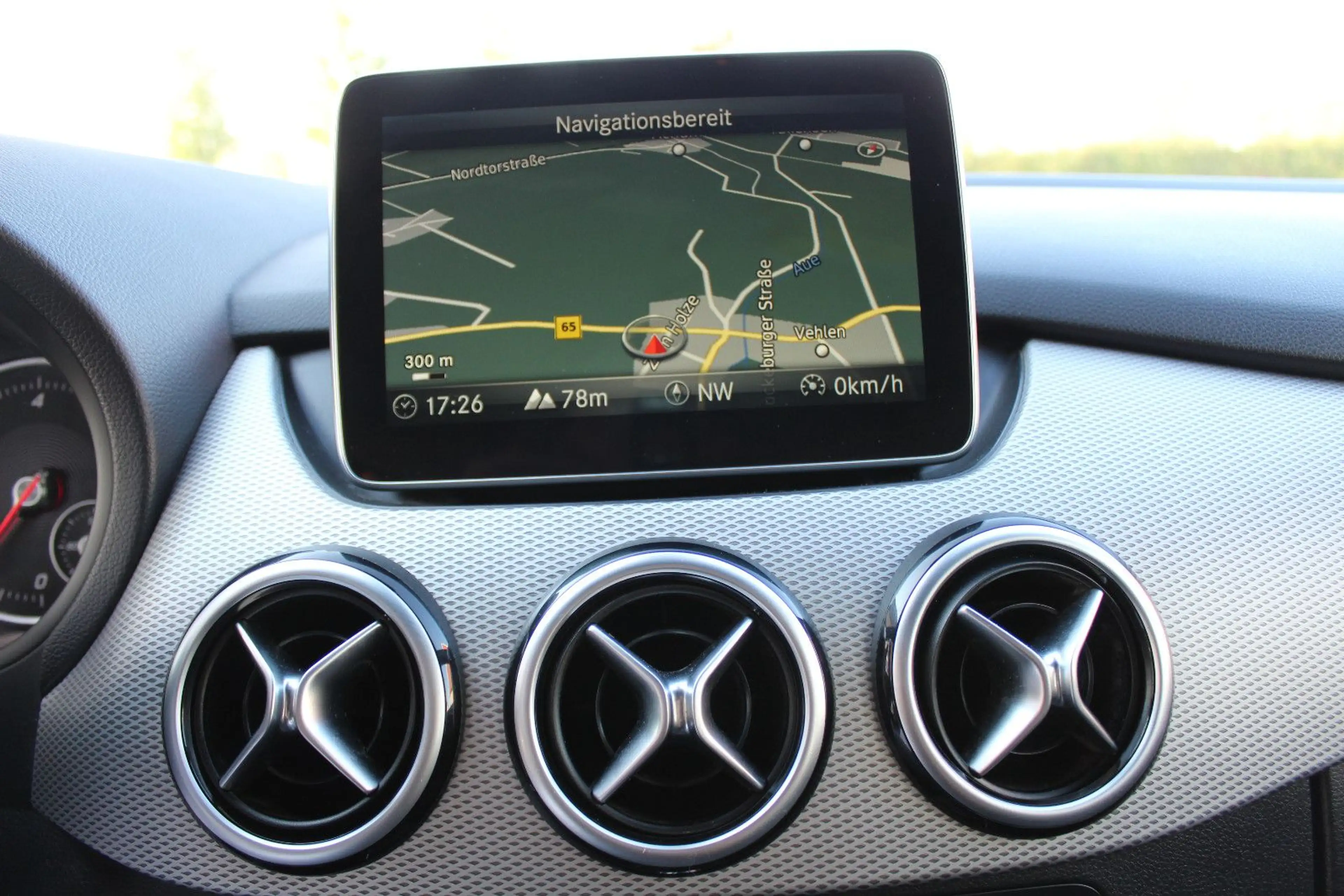 Mercedes-Benz B 220 d URBAN (TEILLEDER,NAVI,LED SCHEINWERFER) — photo 9