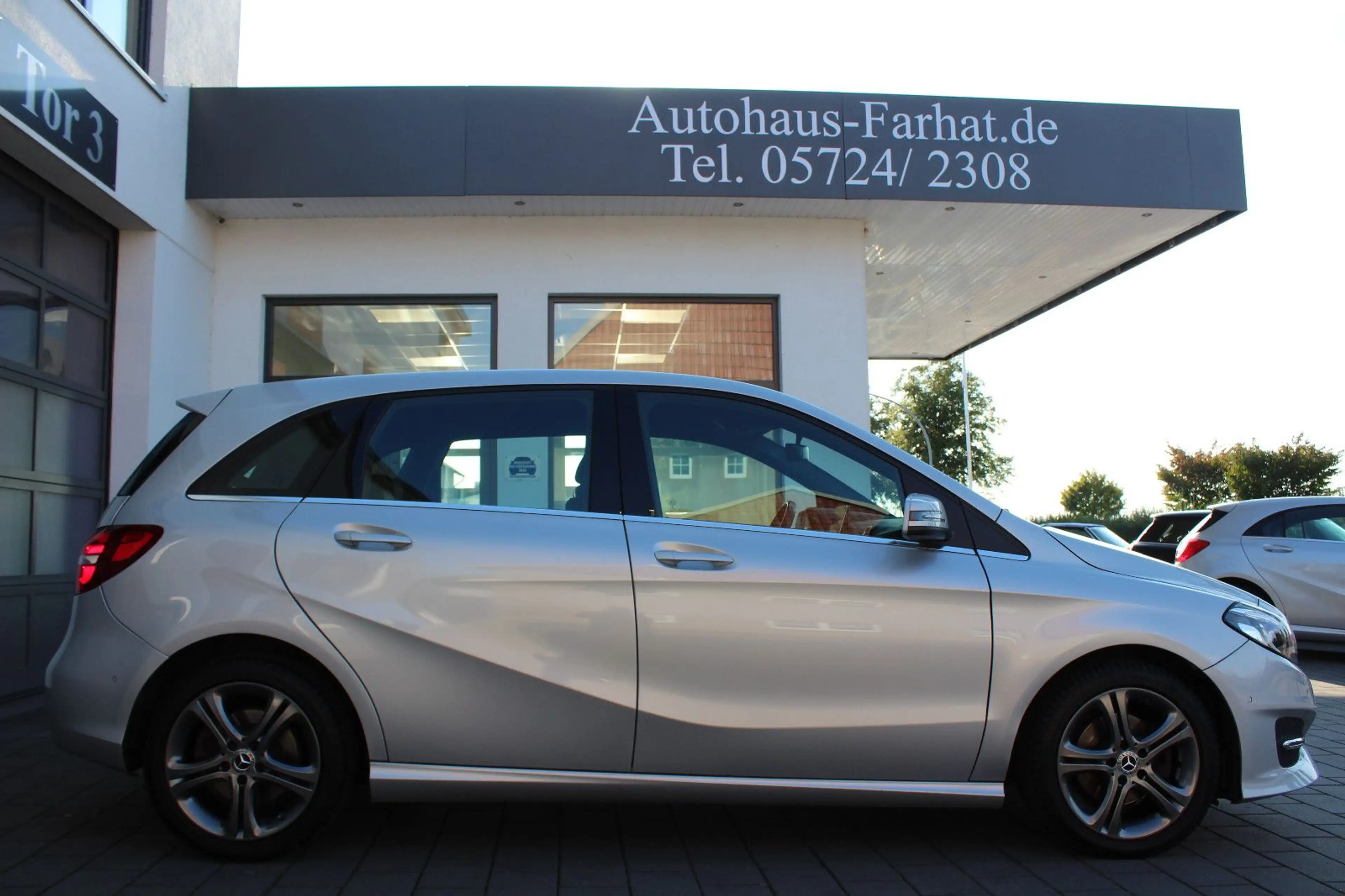 Mercedes-Benz B 220 d URBAN (TEILLEDER,NAVI,LED SCHEINWERFER) — photo 4