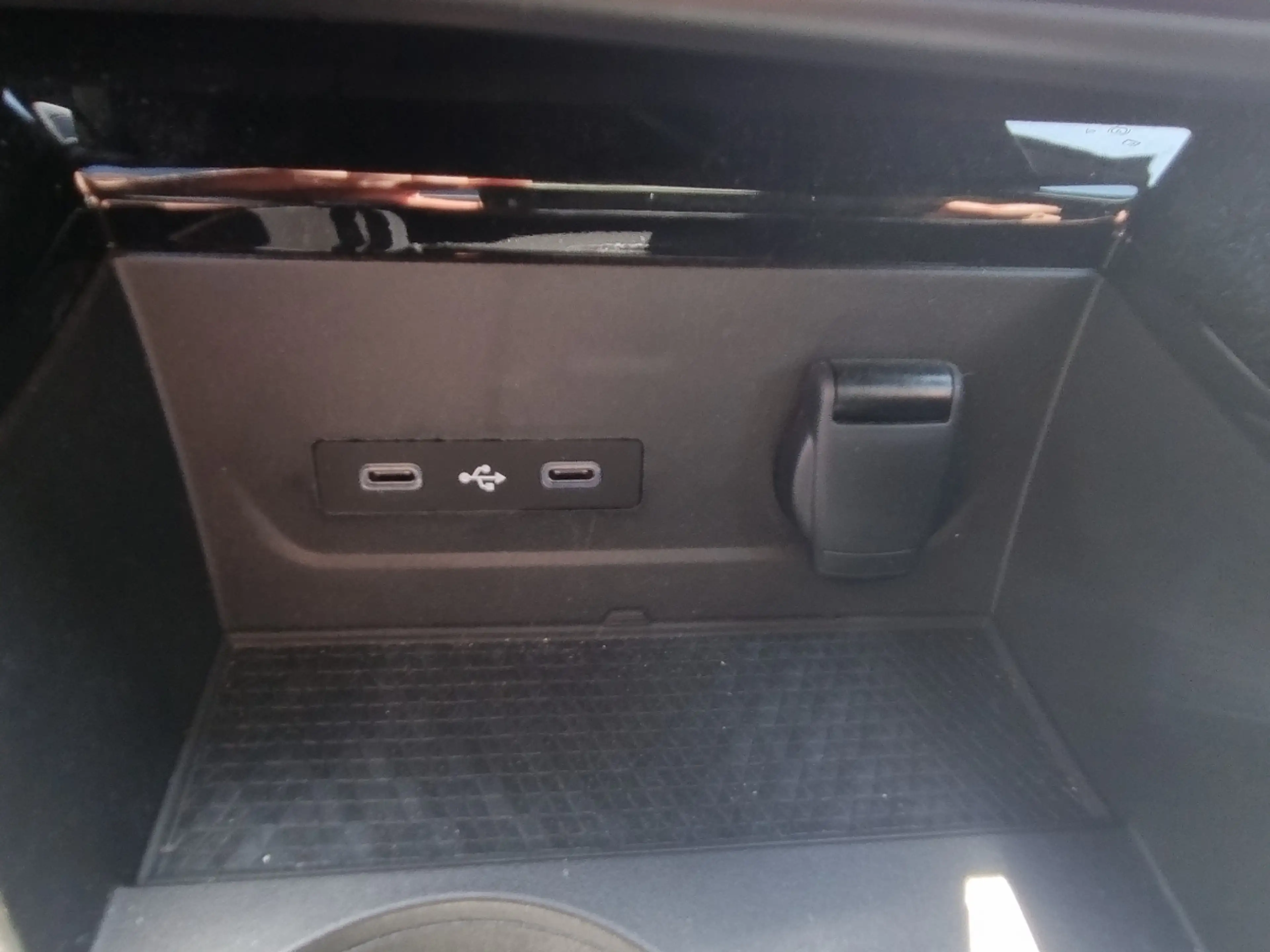 Renault Rafale Atelier Alpine E-Tech Plug-in Hybrid 300 4x4 — photo 14