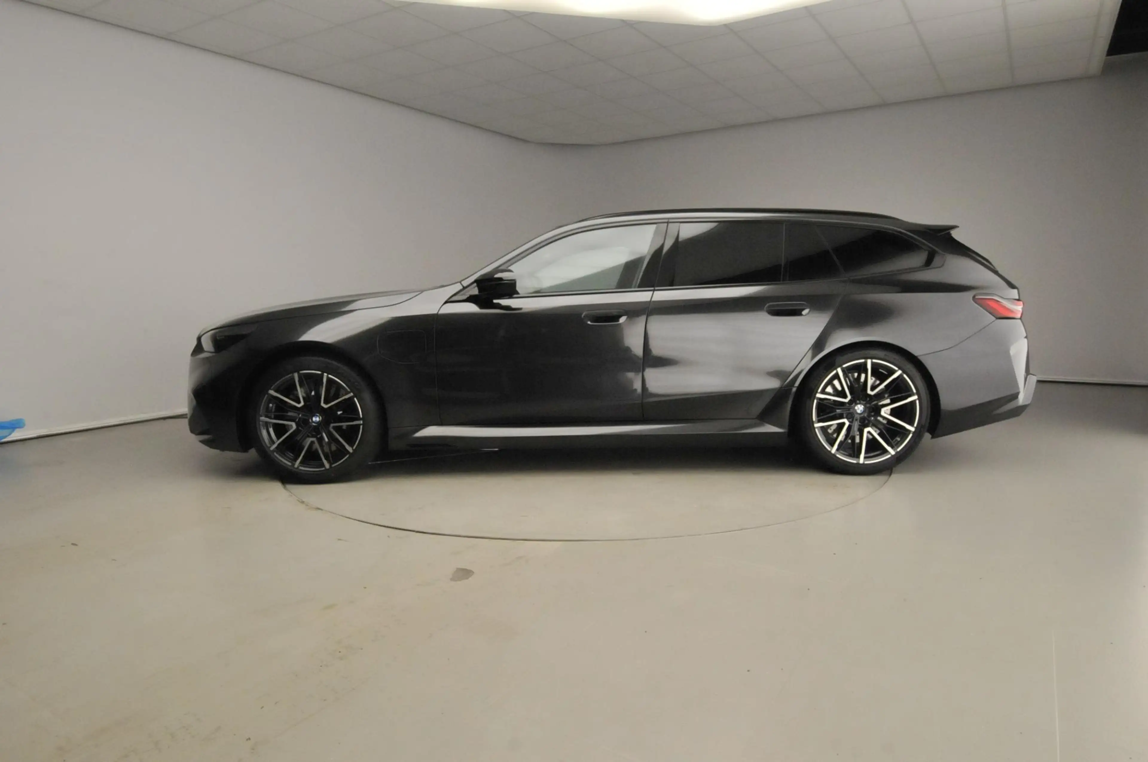 BMW M5 Touring M driver's Pack | Comfort Pack | Panoramad — photo 3