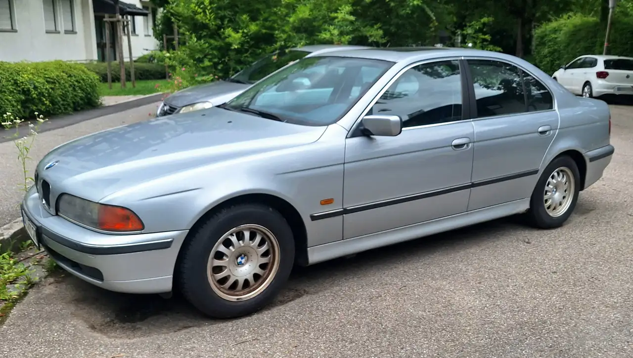 BMW 520i, foto 1