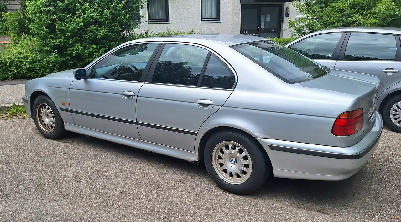 BMW 520i, foto 2