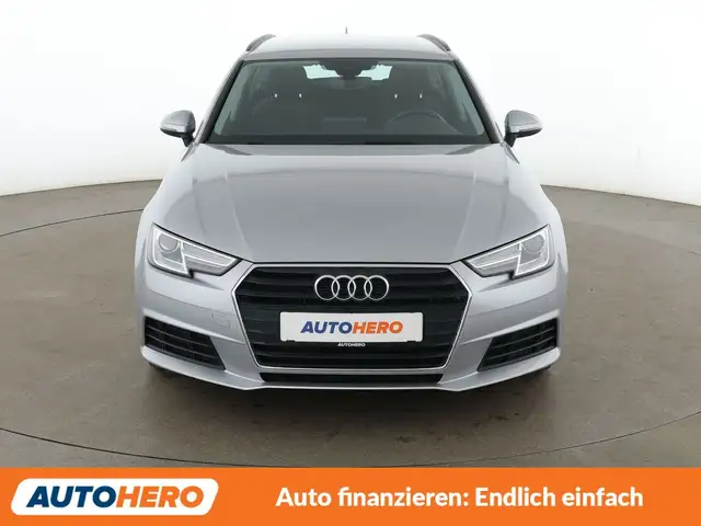 Audi A4 view 9