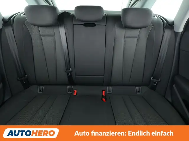 Audi A4 view 16