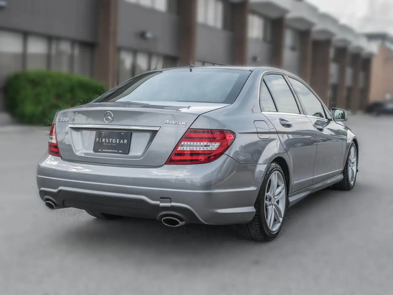 Mercedes-Benz C-Class снимка Mercedes-Benz C-Class