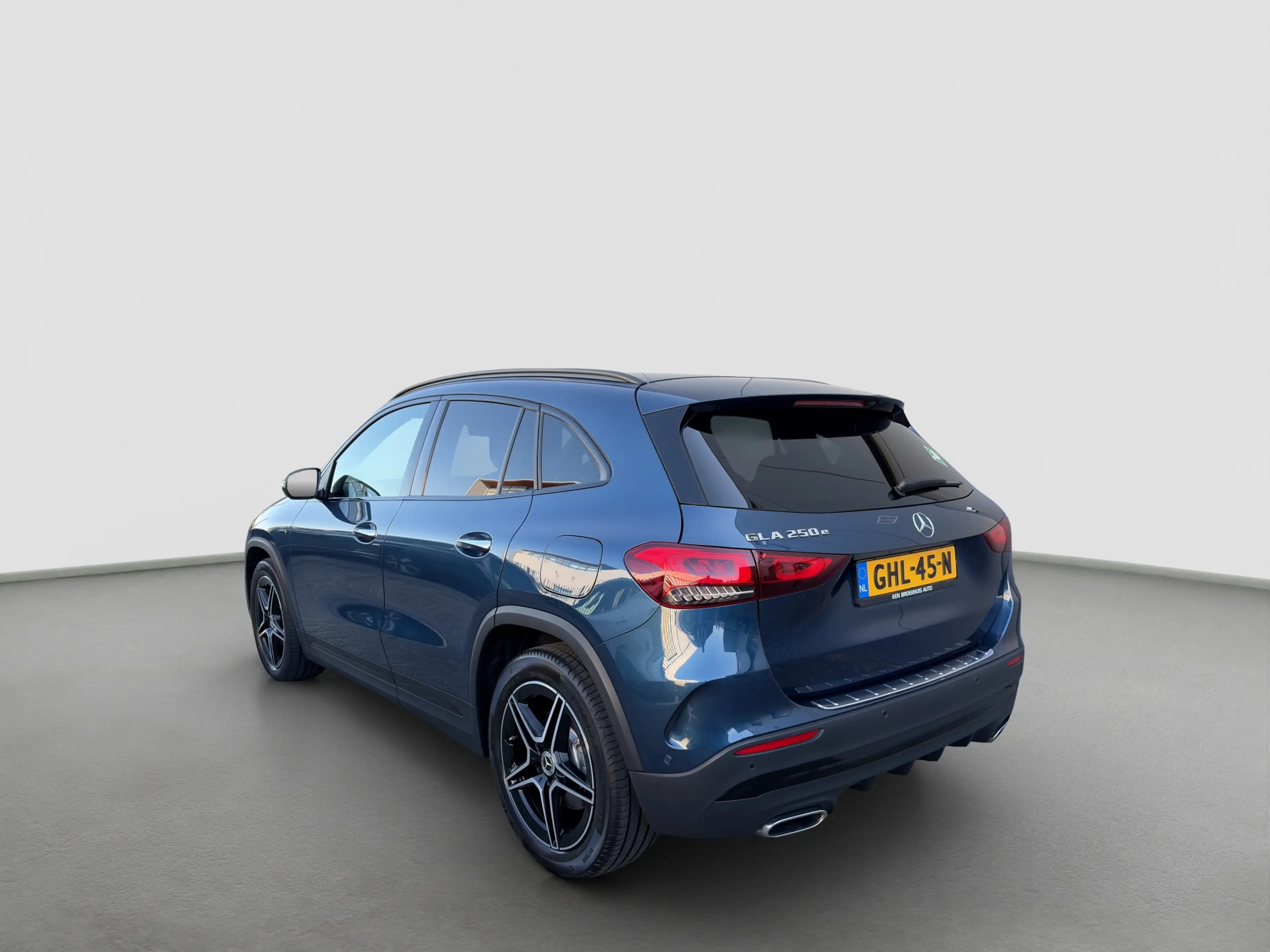 Mercedes-Benz GLA 250 250e 160pk AMG Line | Camera | 19-inch velgen | Ha — photo 5