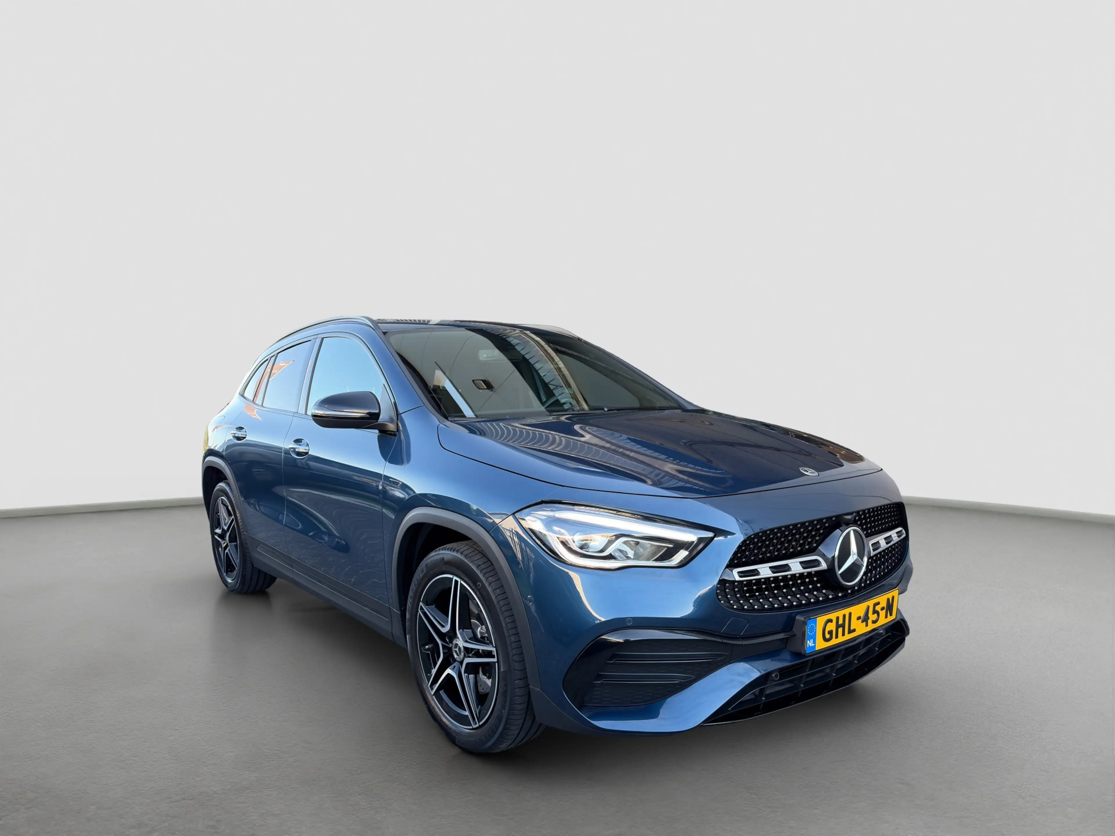 Mercedes-Benz GLA 250 250e 160pk AMG Line | Camera | 19-inch velgen | Ha — photo 2