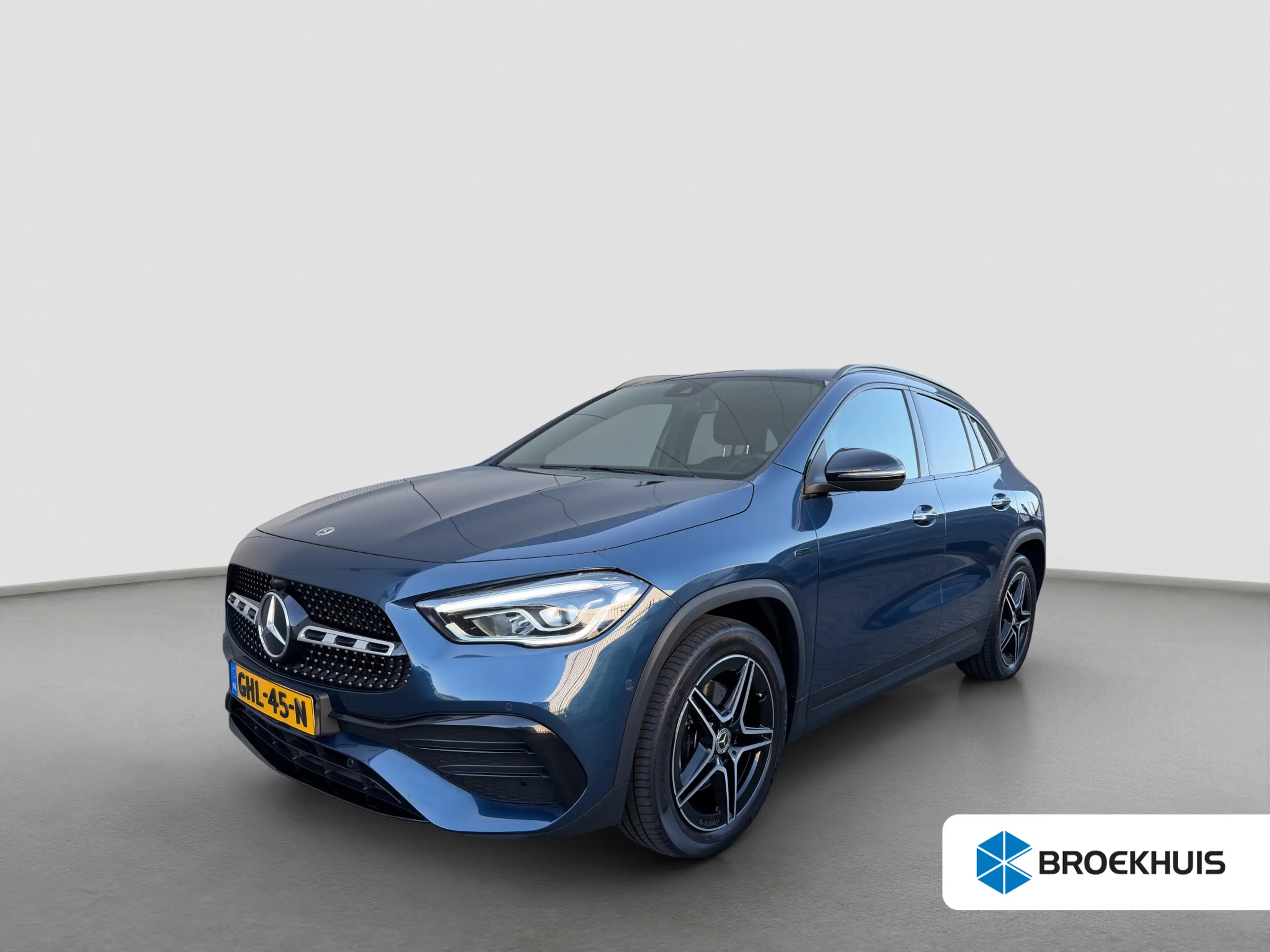 Mercedes-Benz GLA 250 250e 160pk AMG Line | Camera | 19-inch velgen | Ha