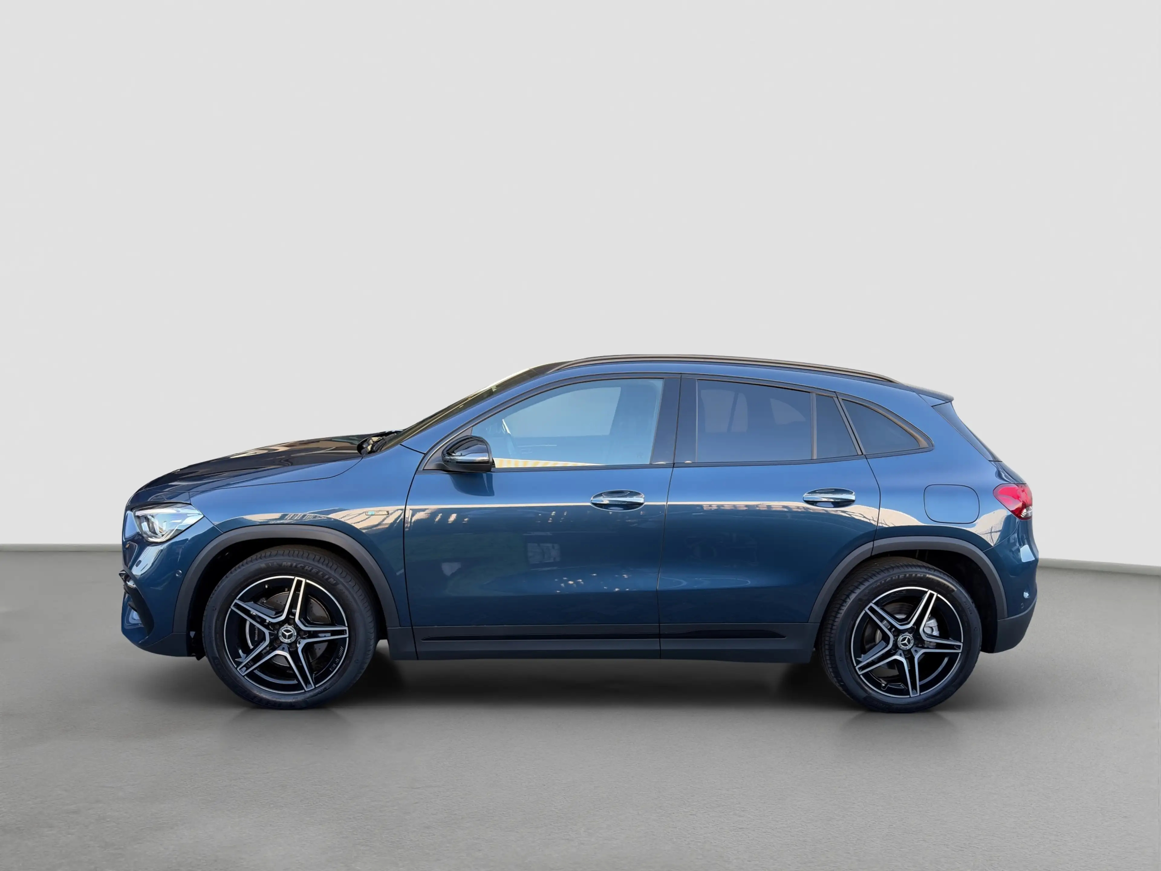 Mercedes-Benz GLA 250 250e 160pk AMG Line | Camera | 19-inch velgen | Ha — photo 3