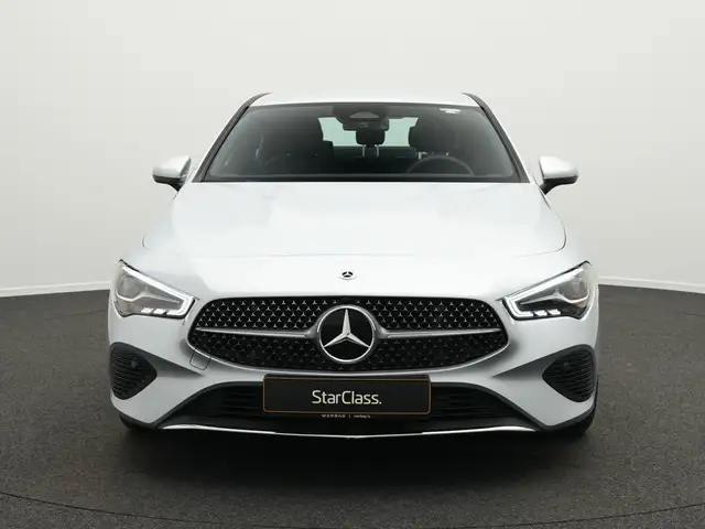 Mercedes-Benz Cla view 2