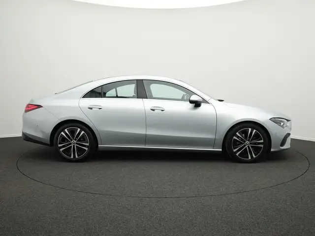 Mercedes-Benz Cla view 5
