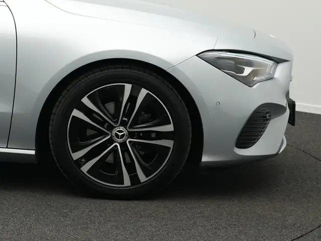 Mercedes-Benz Cla view 8