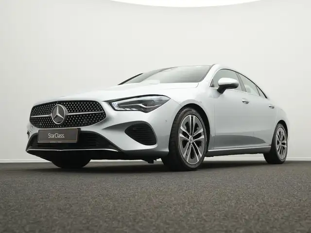 Mercedes-Benz Cla view 10
