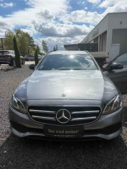 Mercedes-Benz E 50 AMG E 200 (213.242) – Foto 4