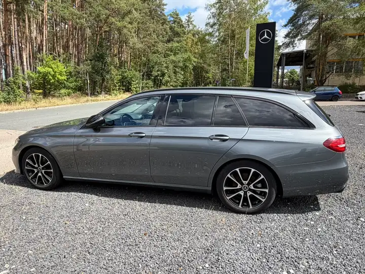 Mercedes-Benz E 50 AMG E 200 (213.242) – Foto 5