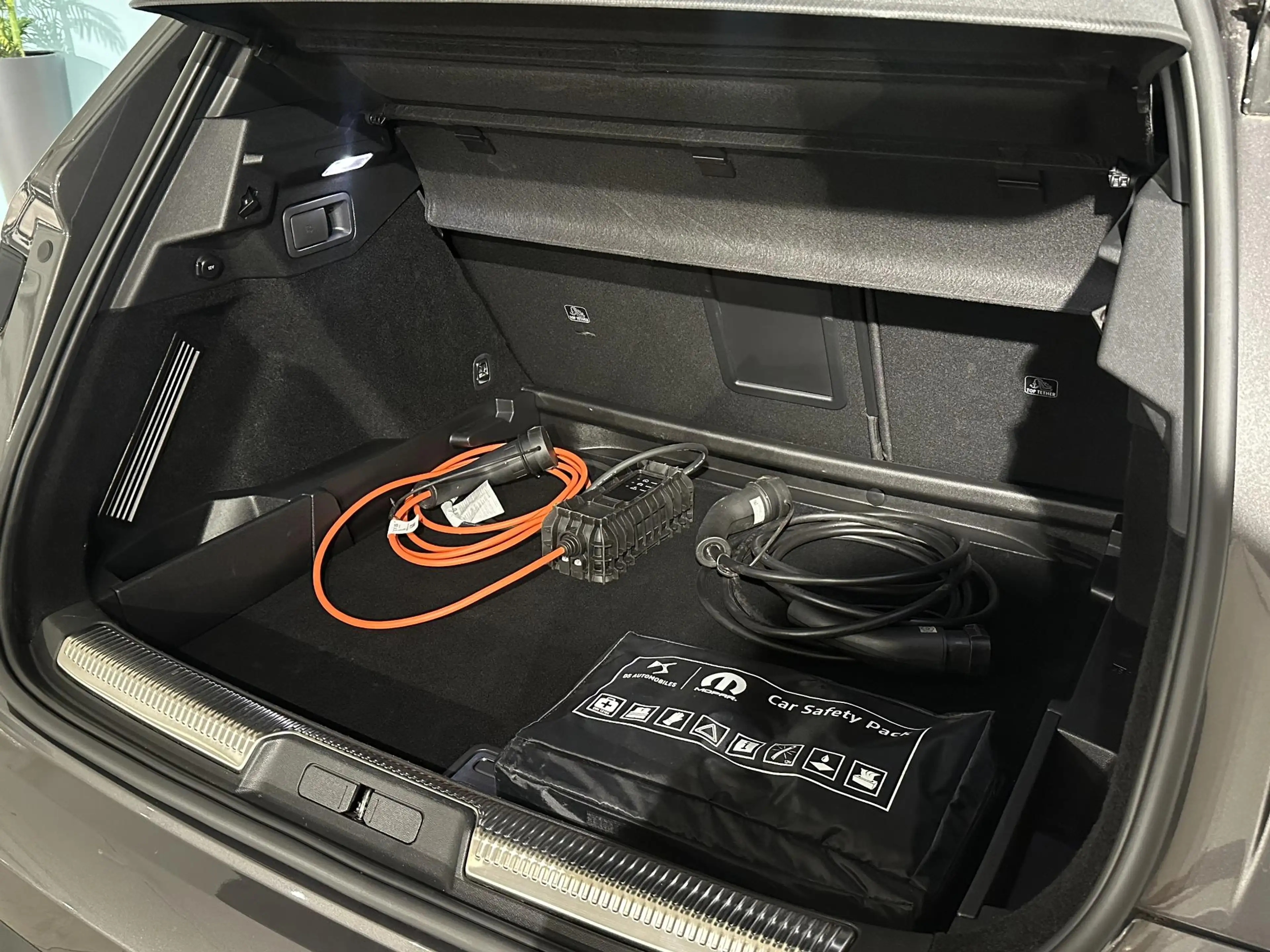 DS Automobiles DS 7 E-Tense 300 4x4 Performance Line+ | 360° Camera | — photo 14