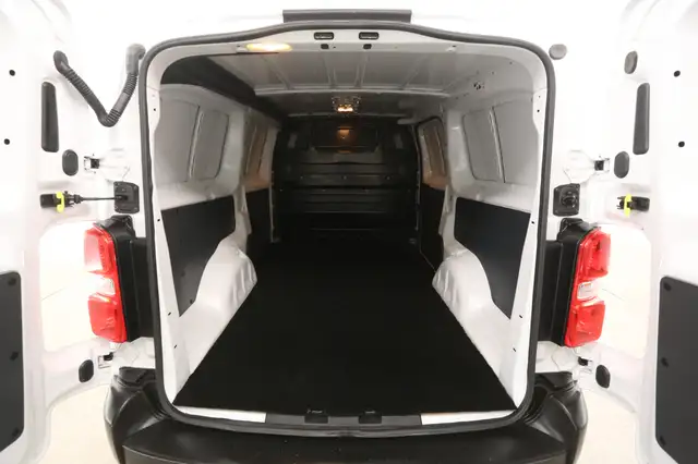 Opel Vivaro-E view 3