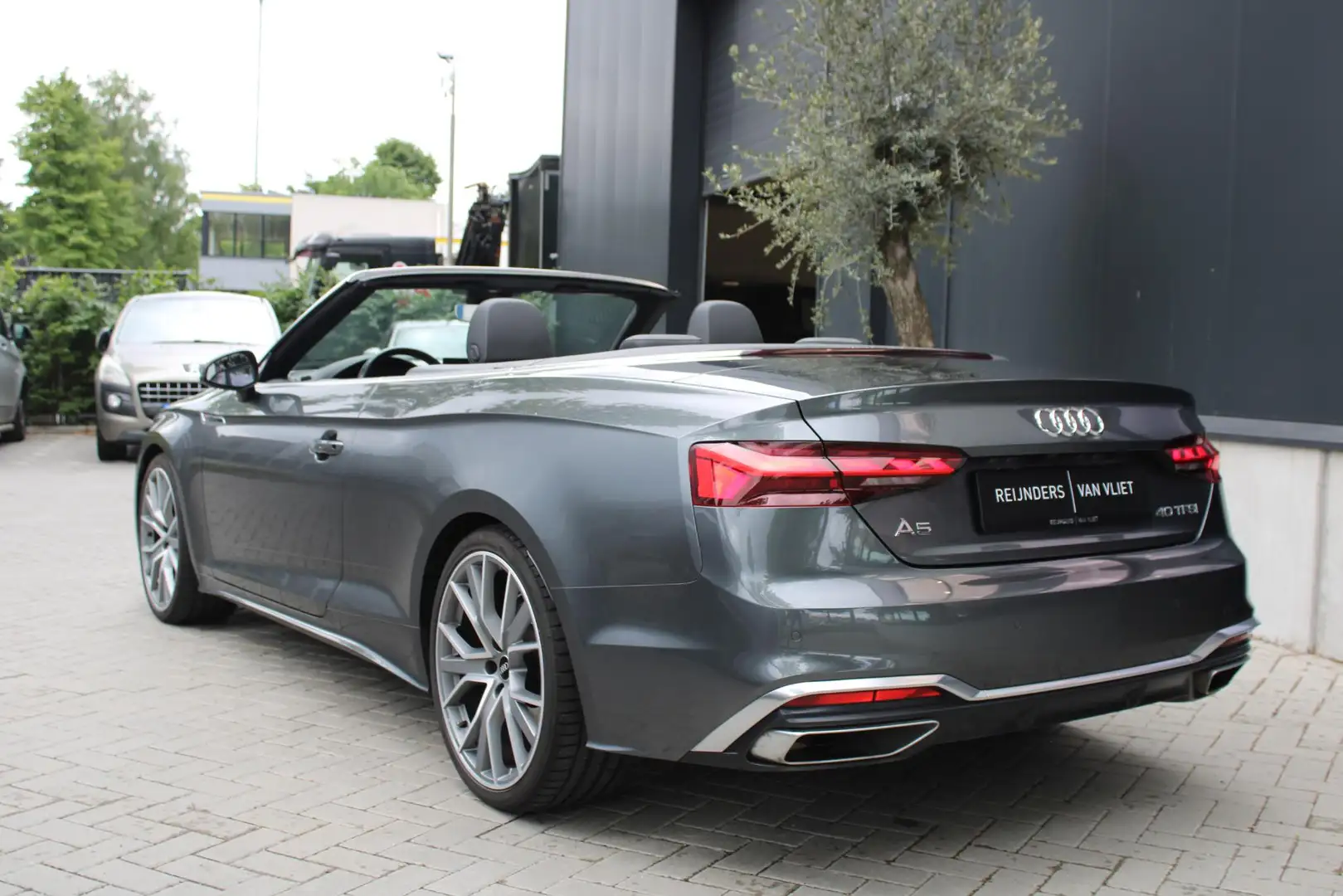 Audi A5 Cabriolet 40 TFSI S edition | B&O | Nekverw. | ACC Grijs - 2