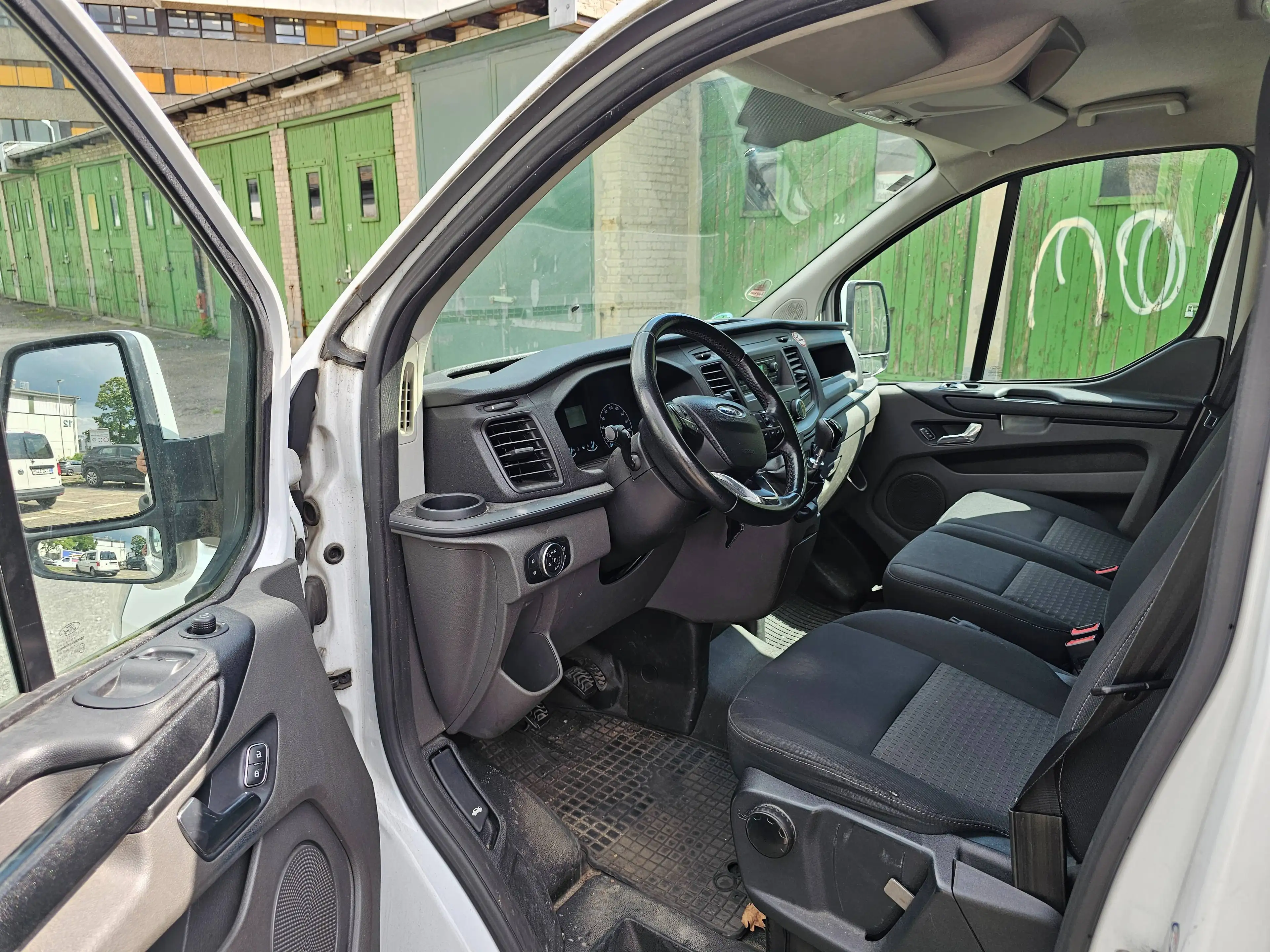 Ford Transit Custom 300 L1 Trend — photo 8