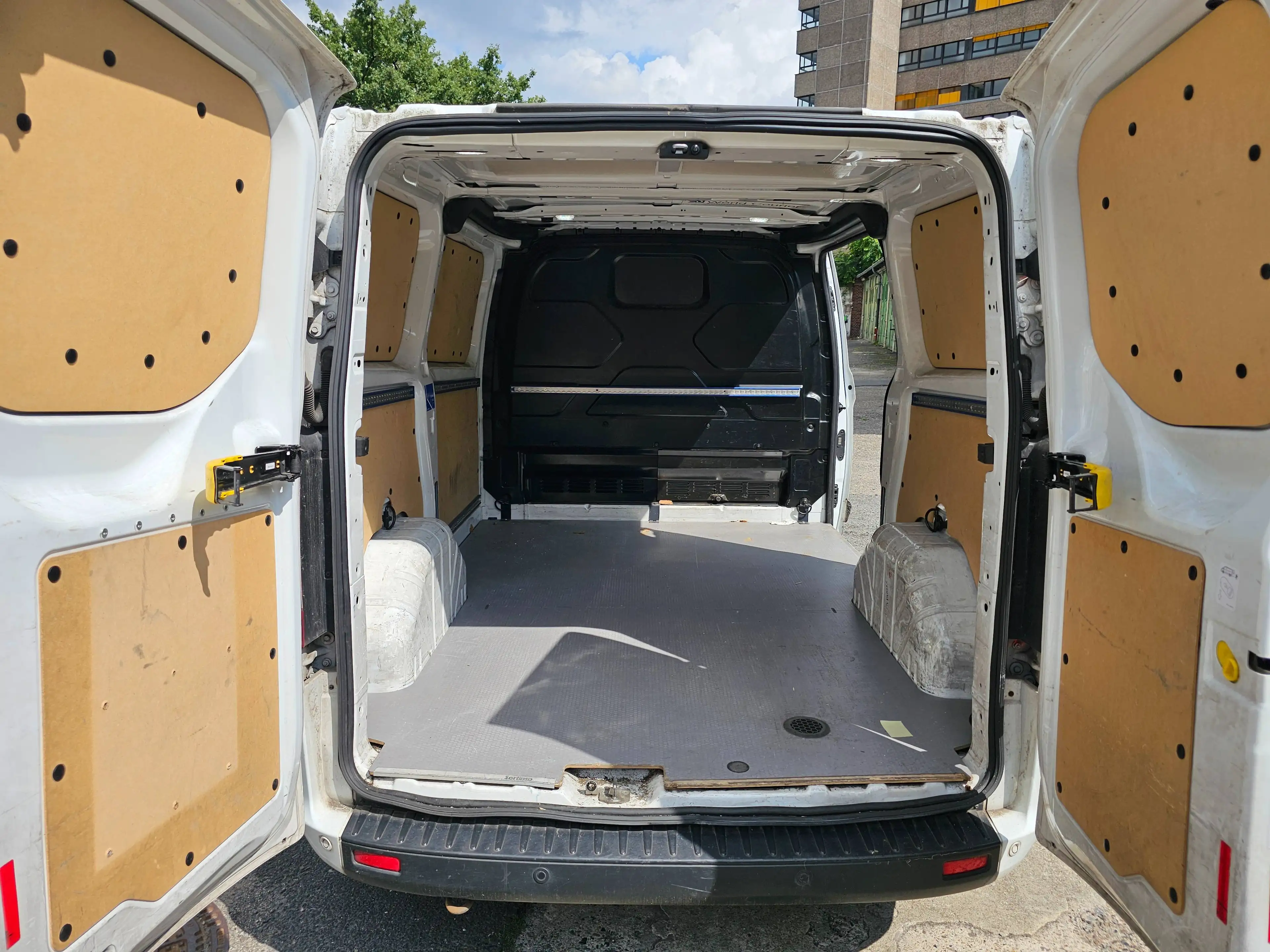 Ford Transit Custom 300 L1 Trend — photo 11