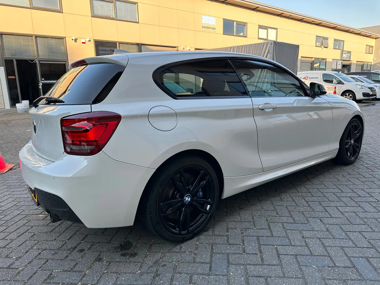 BMW 135 M135i xD. High Exe. Wit - 2