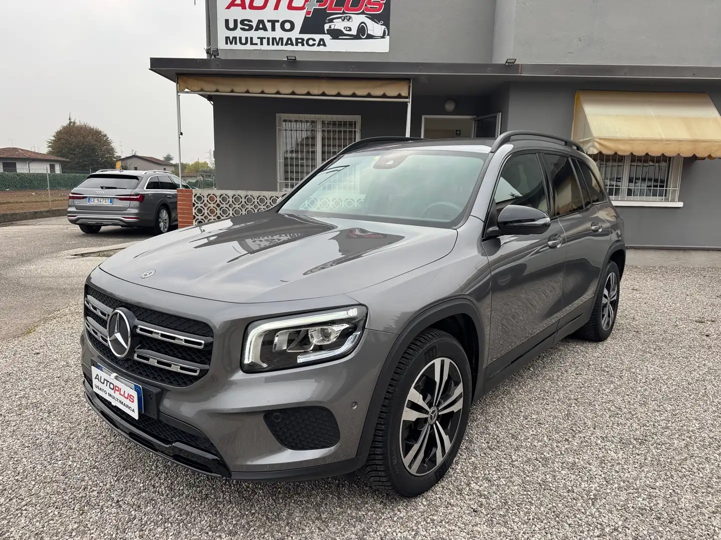 Mercedes-Benz GLB 180 Sport Plus auto Gris - 1
