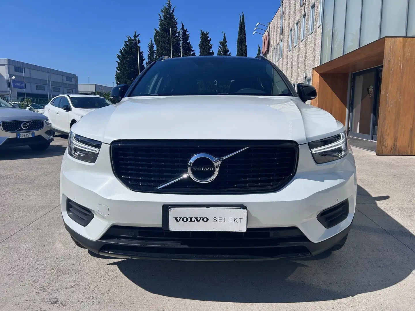 Volvo XC40 XC40 1.5 t4 phev R-design auto my21 - AUTOCARRO N1 Blanc - 1