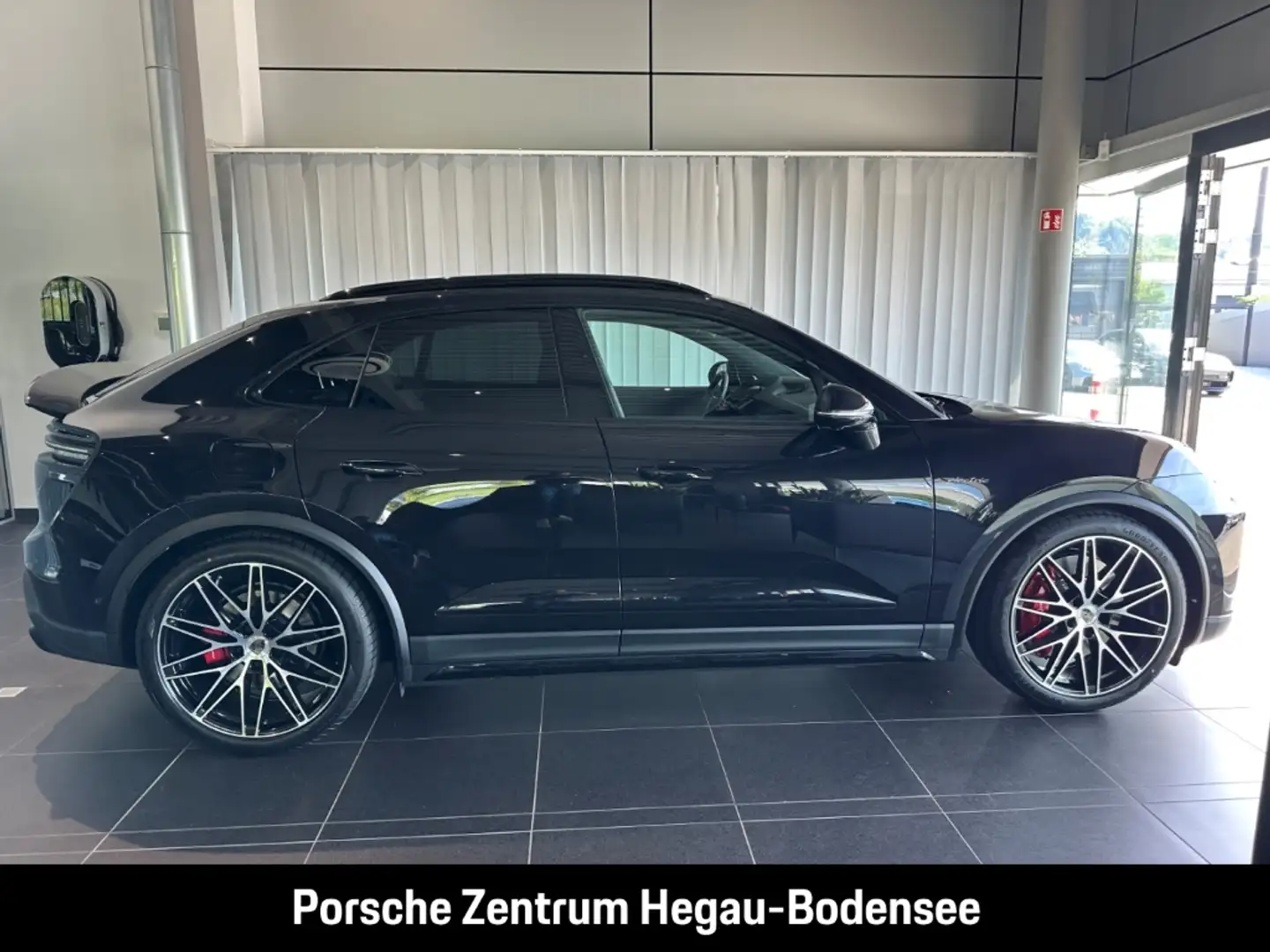 Porsche Macan Turbo/Sport Chrono/Offroad/Matrix-LED/Airblades Noir - 2