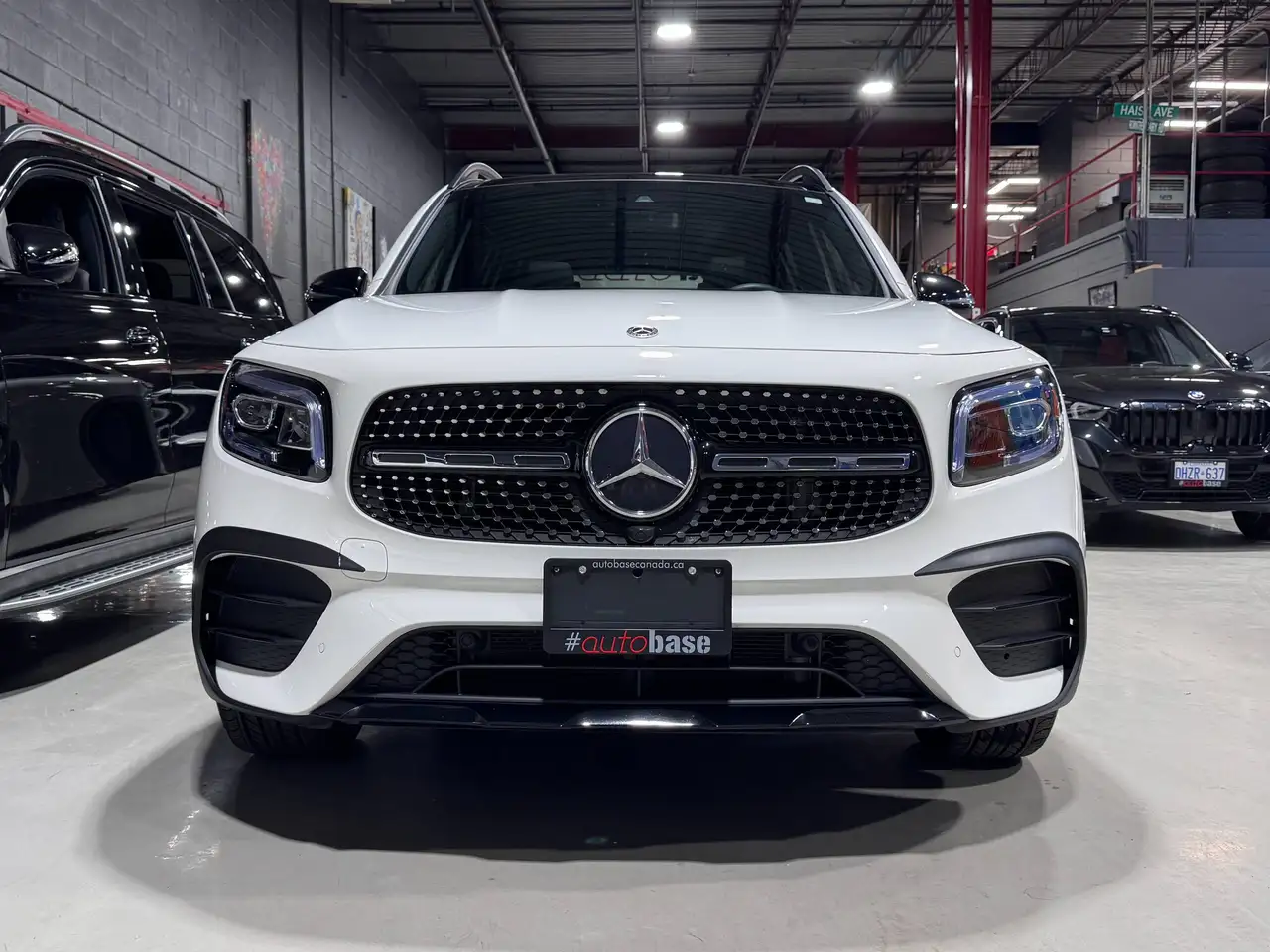 Mercedes-Benz GLB снимка Mercedes-Benz GLB
