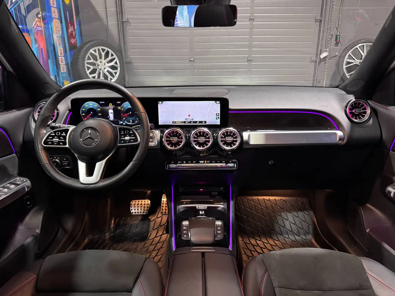 Mercedes-Benz GLB снимка Mercedes-Benz GLB
